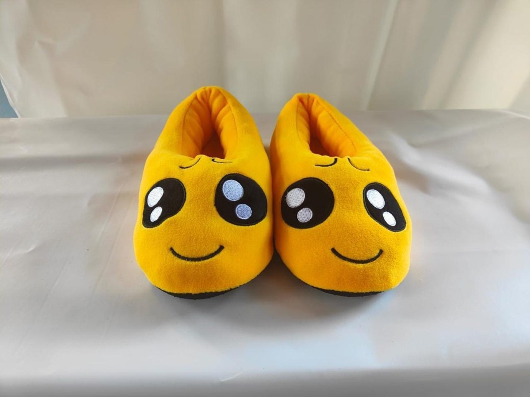 мягкие домашние тапочки,плюшевые домашние тапочки,,тапочки мягкие,тапки домашние смайлики