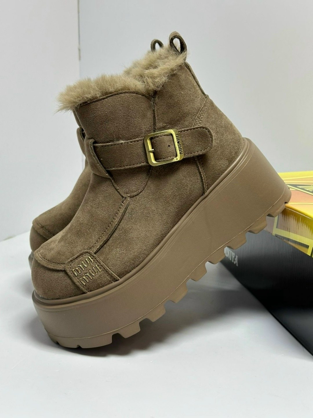 ,женские угги, женская,зимняя  женская,стильные ботинки
