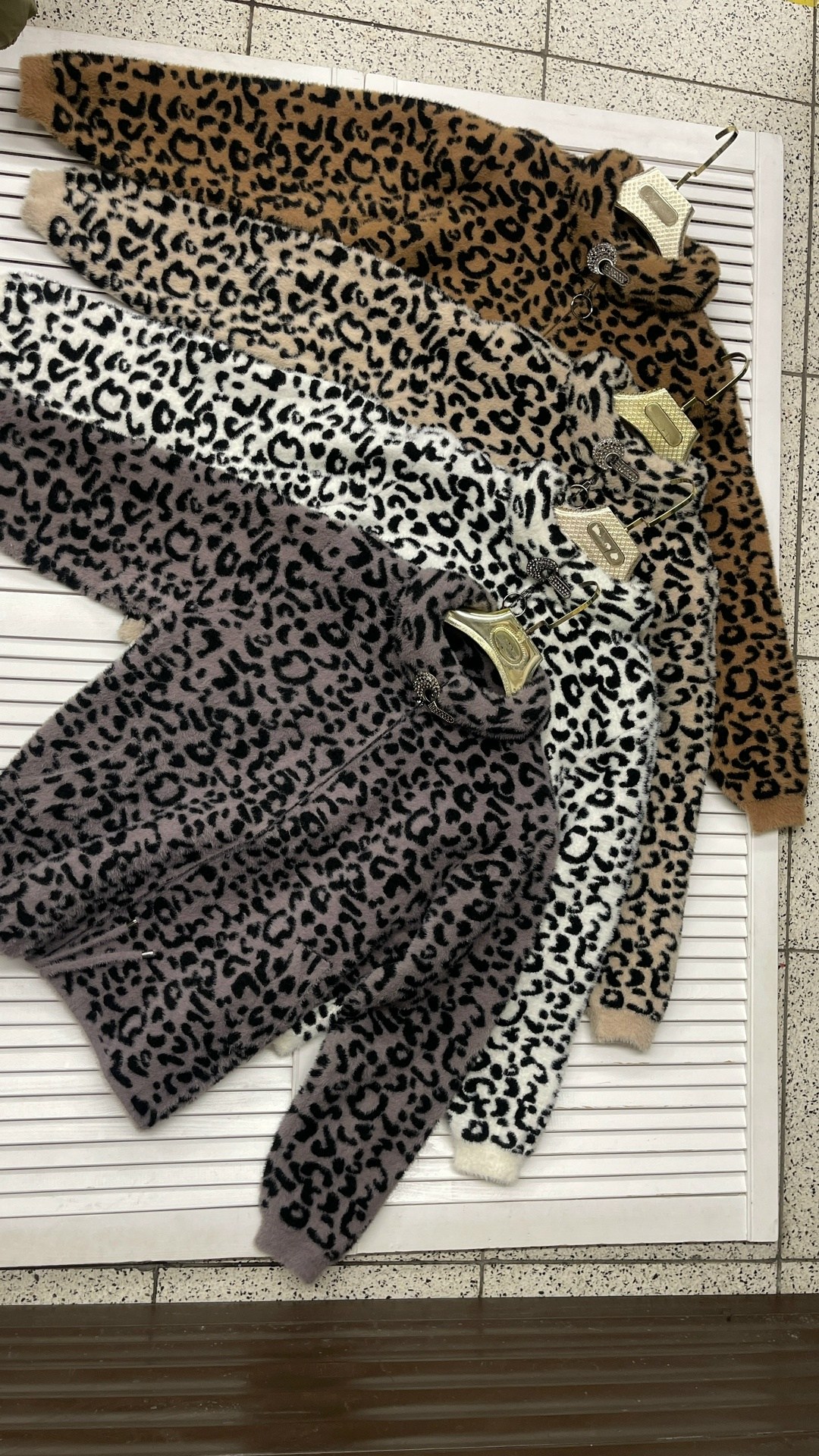 женская шуба,шуба искусственная,куртка барашек,шикарная толстовка,женская кофта