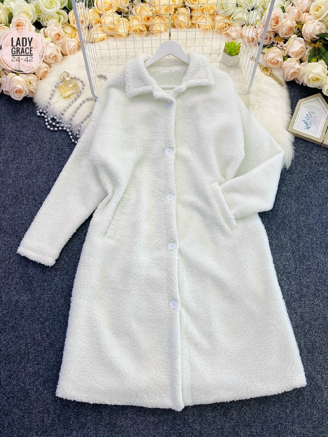 пальто барашек,плюшевое пальто,белое плюшевое пальто,стильное пальто,женское плюшевое пальто