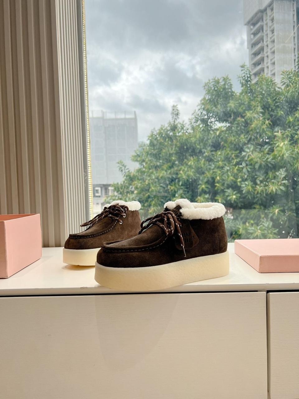 ,замшевые ботинки,ботинки miu miu,ботинки с мехом,женская