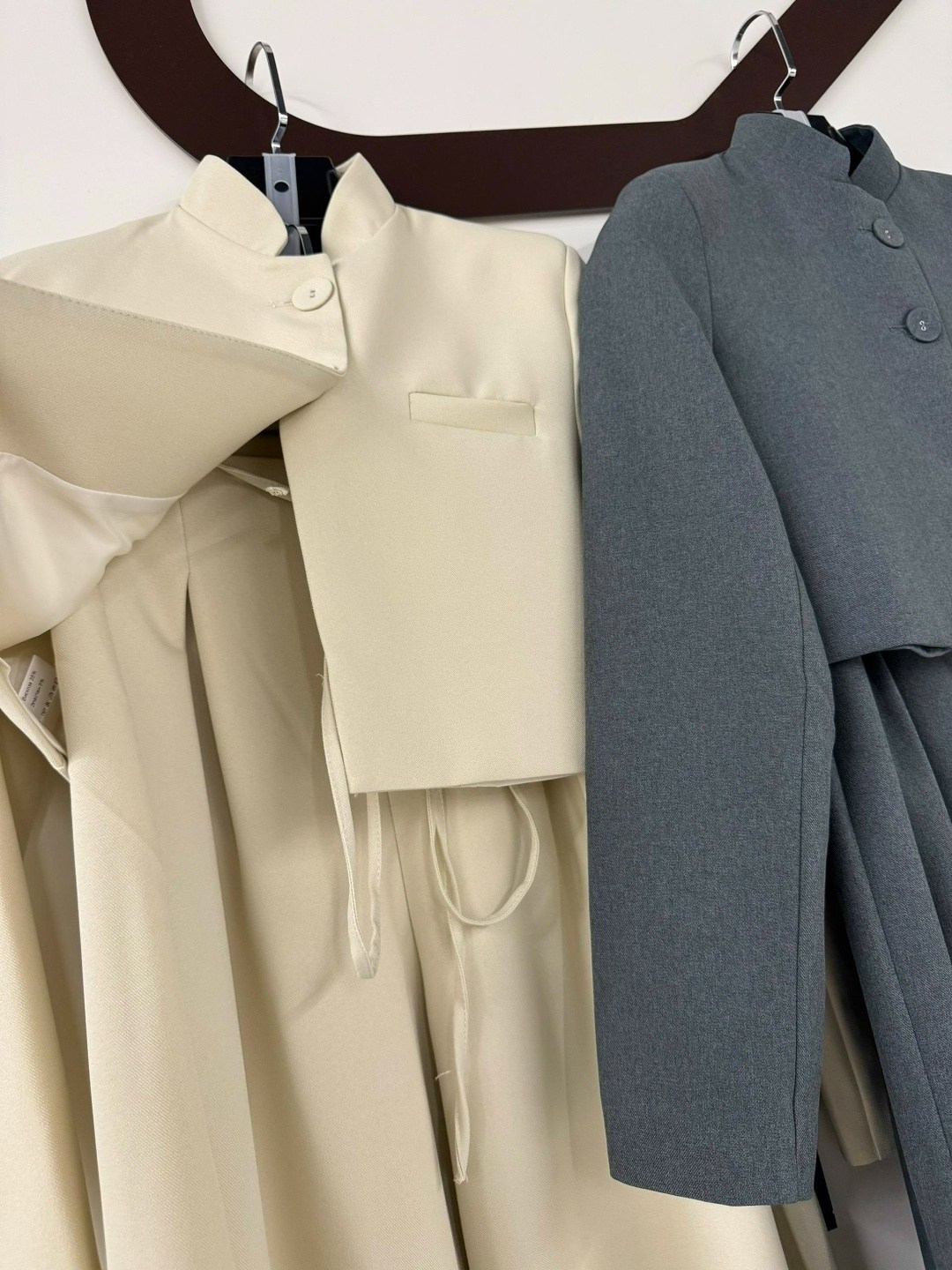 костюмы брючные,костюмы женские,стильные костюмы,брючные костюмы женские,белый брючный костюм