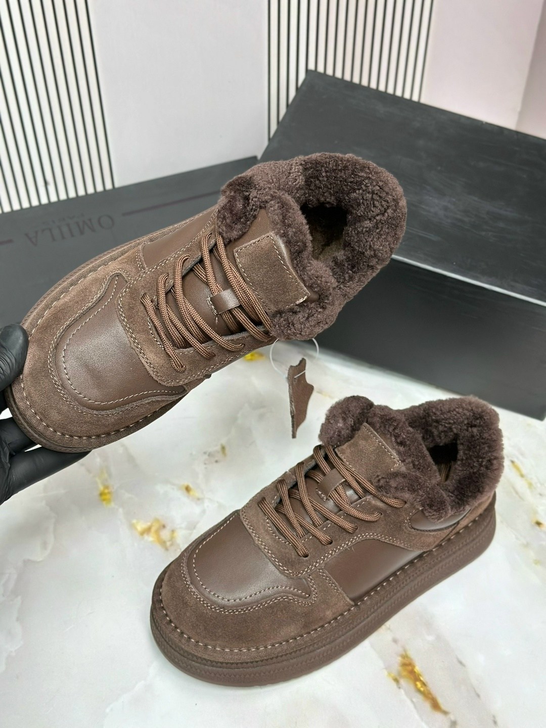 ,женская ,женская зимняя ,обуви,кроссовки замшевые