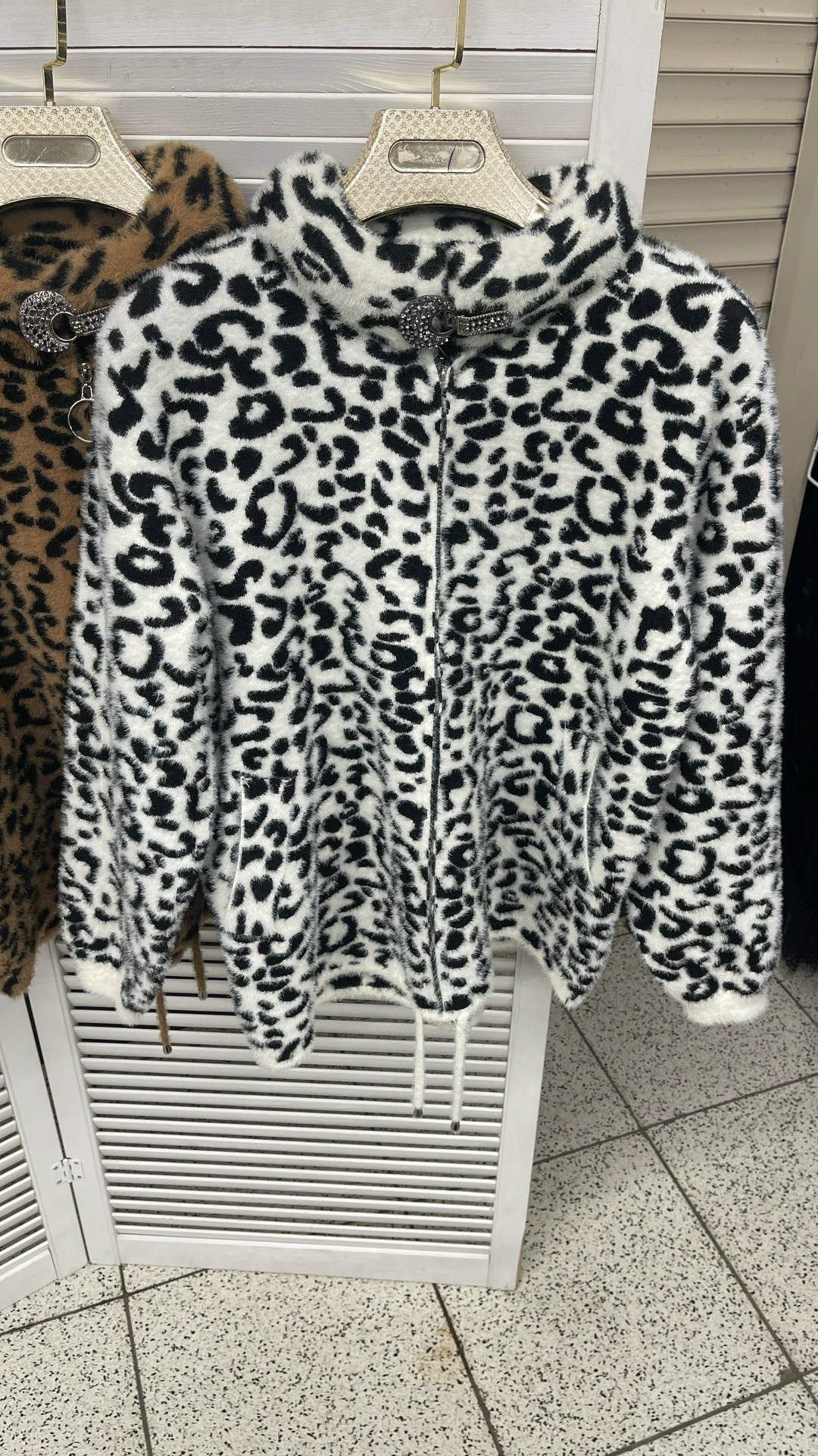 женская шуба,шуба искусственная,куртка барашек,шикарная толстовка,женская кофта