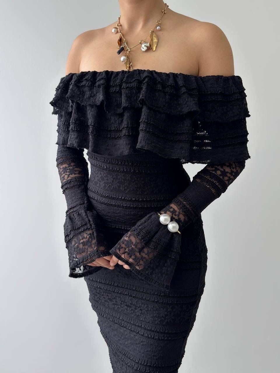 кружевное платье,нарядное платье,шикарное платье,платье миди,трикотажное платье