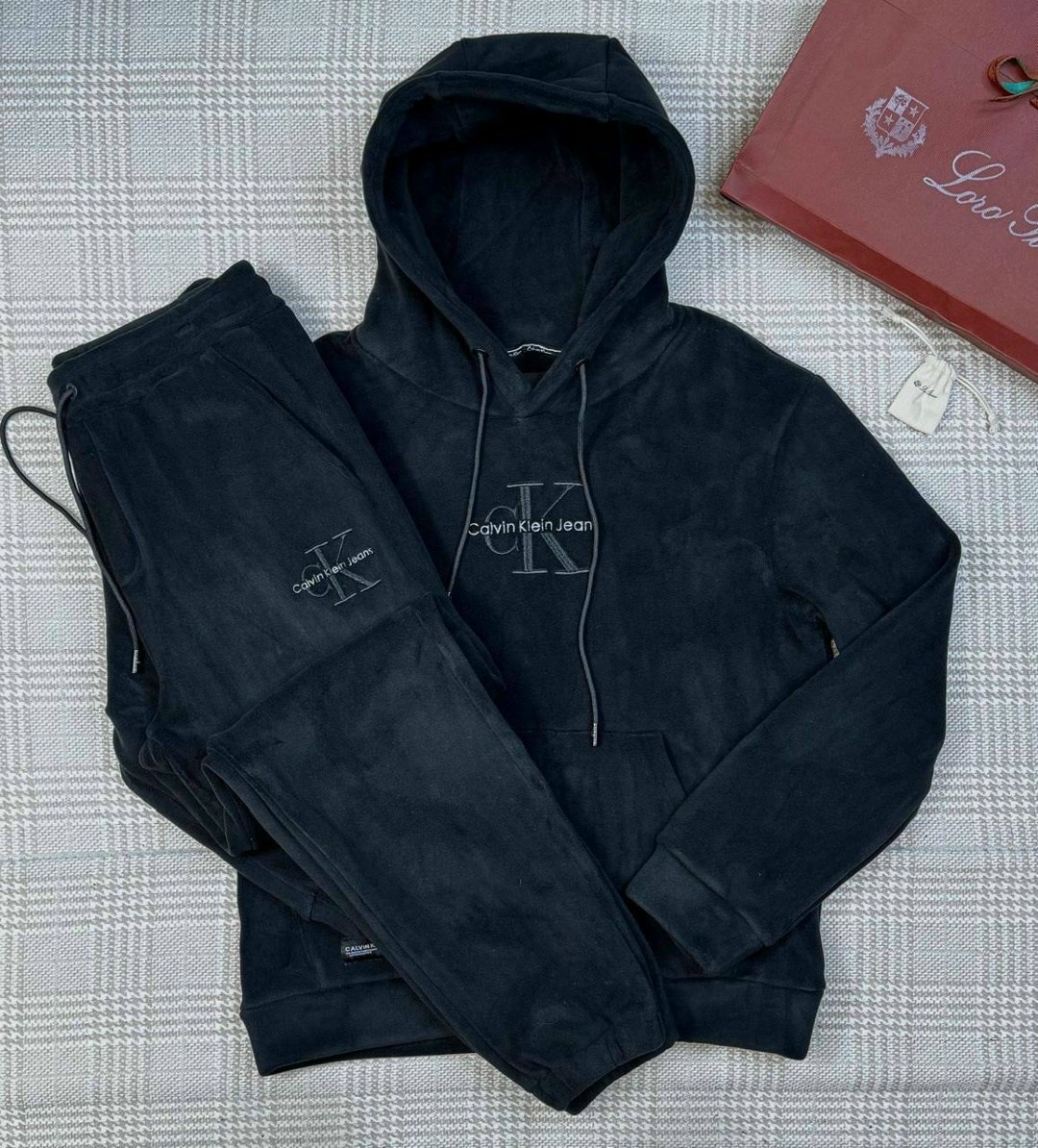 спортивный костюм brunello cucinelli,костюмы спортивные мужские,спортивные костюм,спортивный костюм для мужчин,спортивный костюм calvin klein