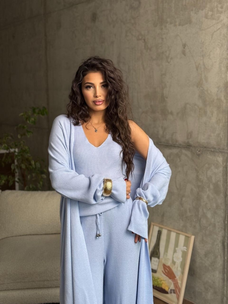 костюмы брючные,трикотажный брючный костюм,трикотажные костюмы,костюмы женские,кардиган голубой