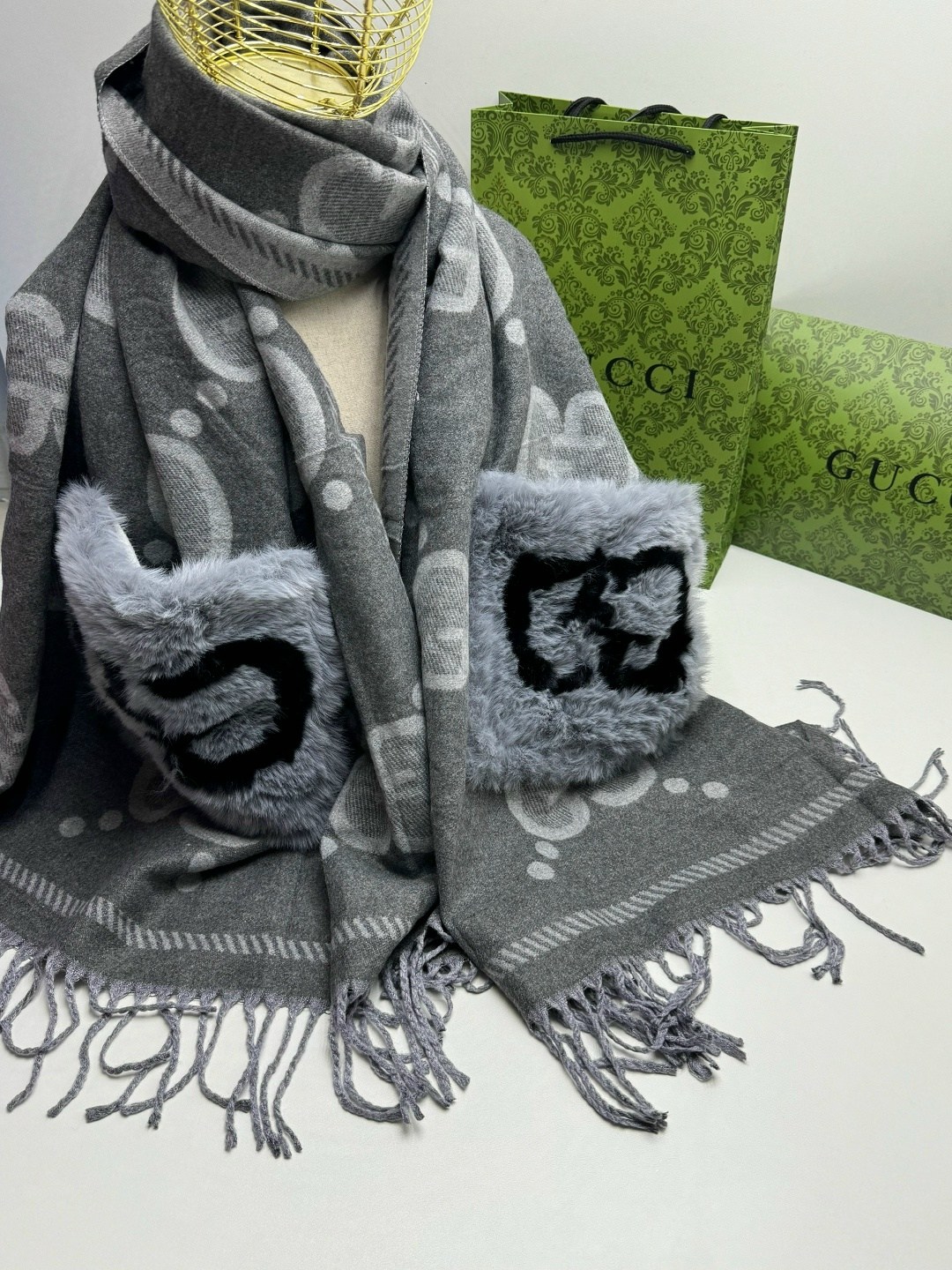 шарф gucci,кашемировый шарф,женские шарфы от gucci,теплые шарфы,шарф шарфы