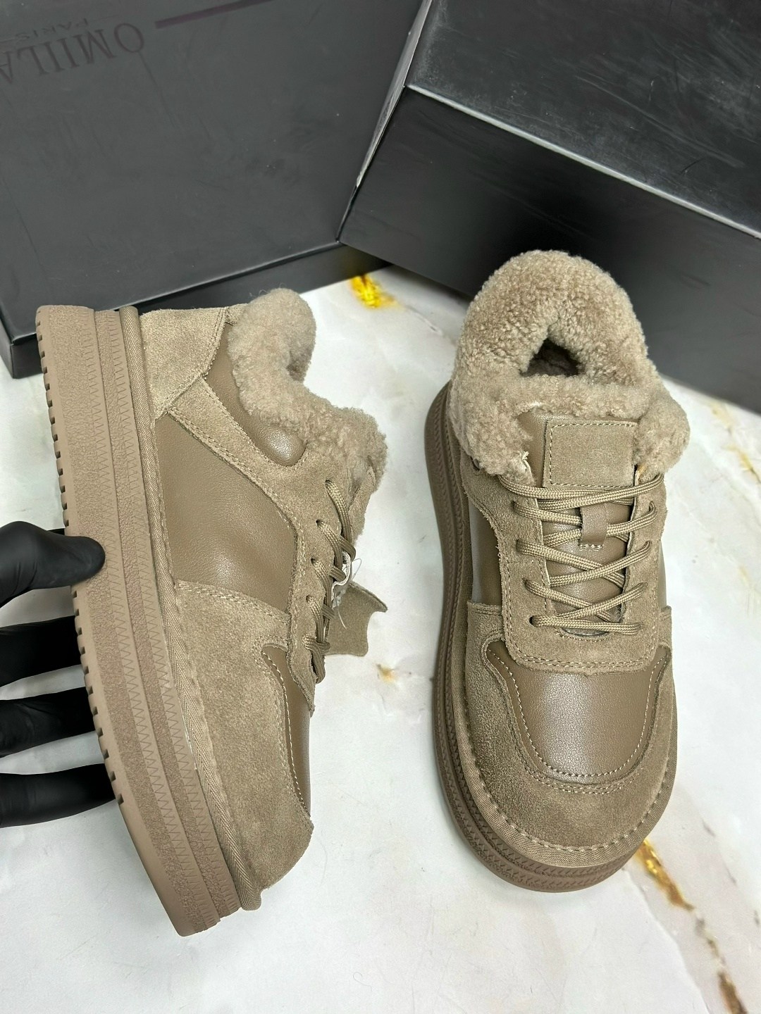 ,женская ,женская зимняя ,обуви,кроссовки замшевые