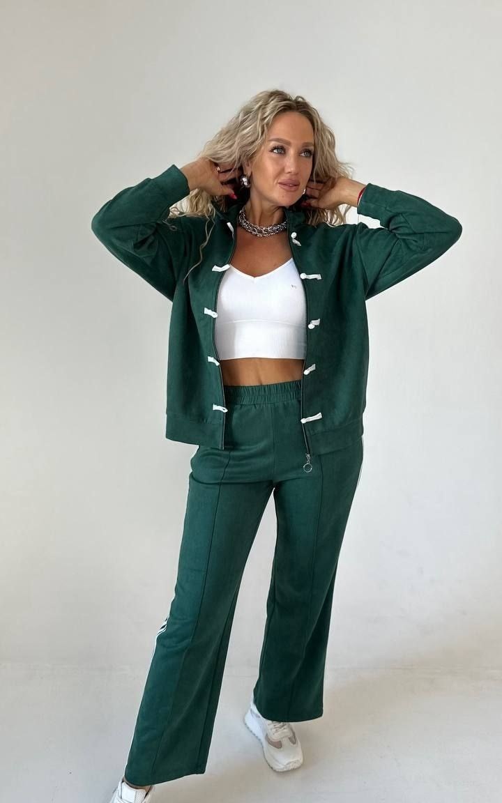 костюм велюровый,костюм тройка женский,женские костюмы,трикотажные костюмы,костюмы спортивные женские