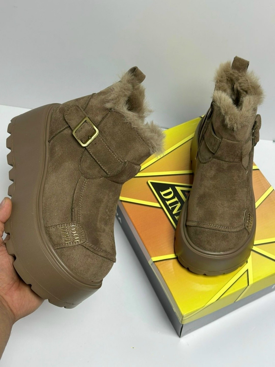 ,женские угги, женская,зимняя  женская,стильные ботинки