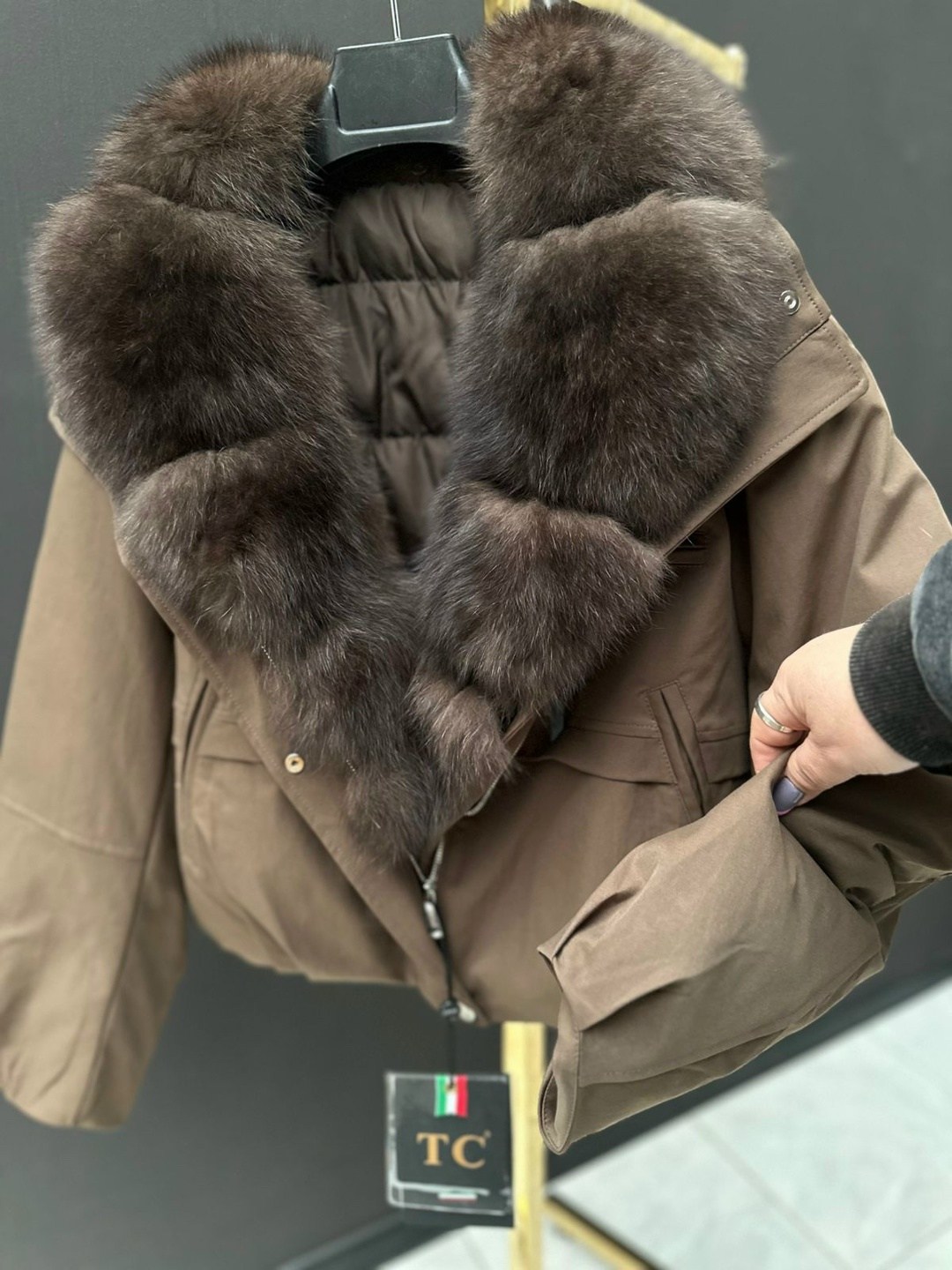 парка с мехом,парка женская с натуральным мехом,пуховики с мехом,парка с натуральным мехом,куртка меховая