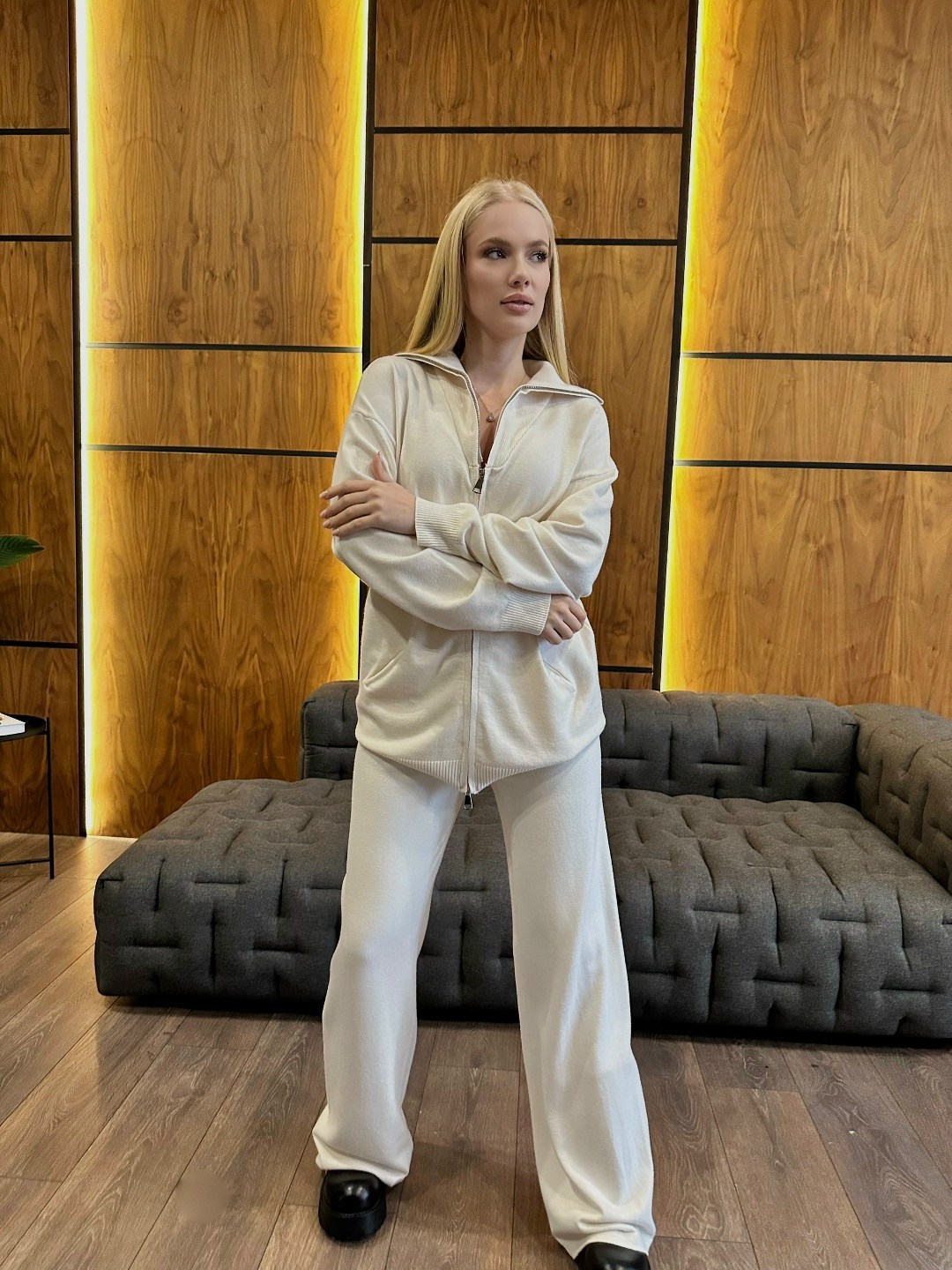 костюмы брючные,женский брючный костюм,шелковый брючный костюм женский,женский костюм с брюками,бежевый костюм