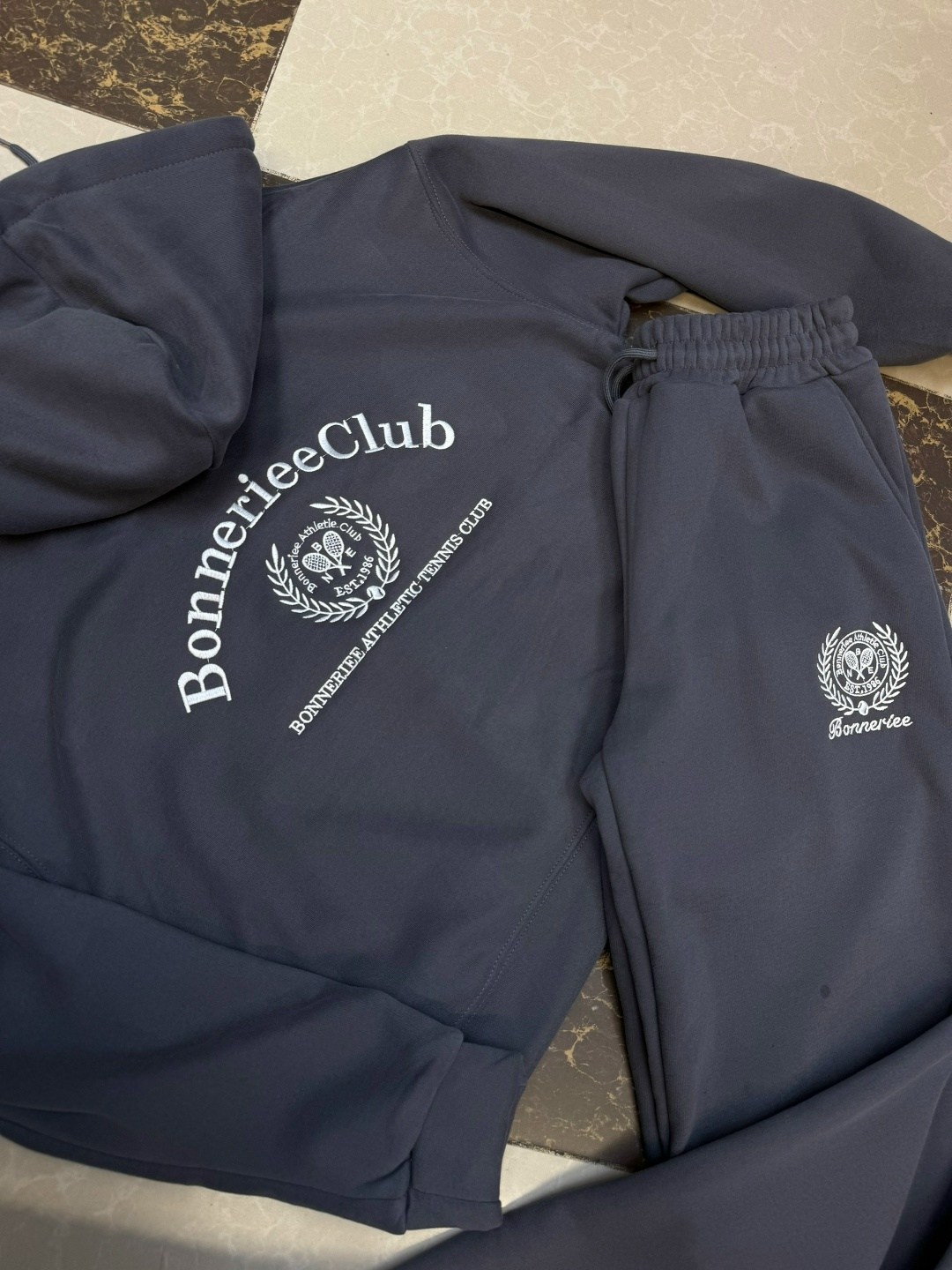 стильные костюмы,костюмы женские,спортивные костюмы,спортивные костюмы женские,