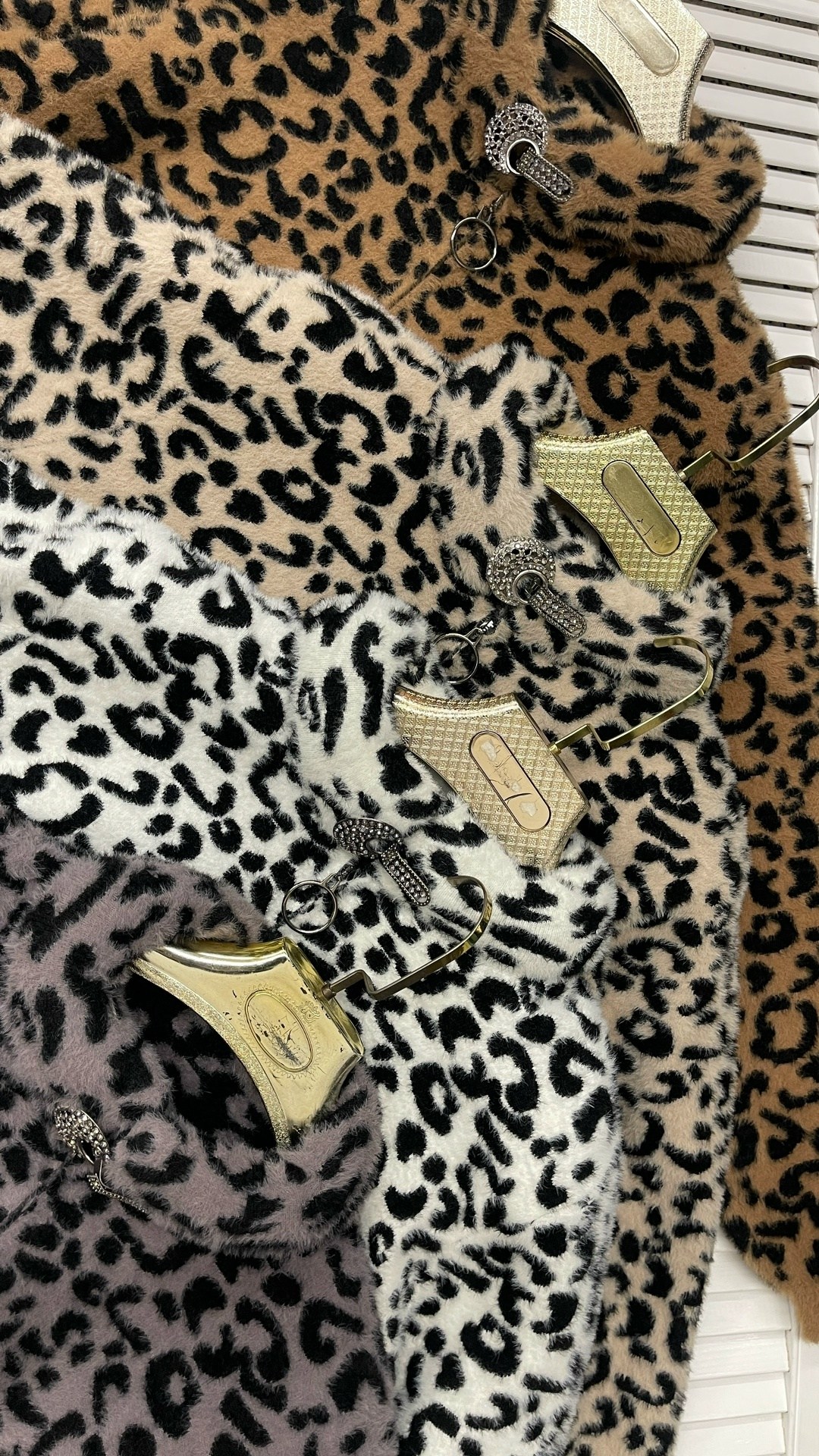 женская шуба,шуба искусственная,куртка барашек,шикарная толстовка,женская кофта