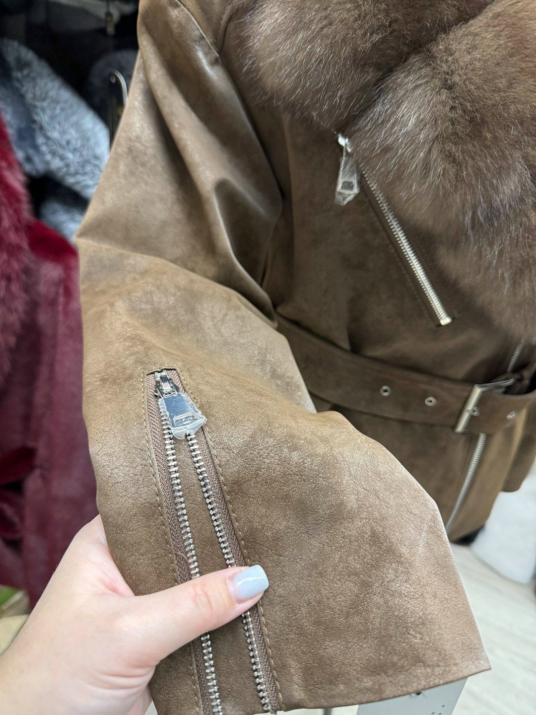 куртка меховая,куртка кожаная с мехом,куртка с мехом,пальто с мехом,меховые изделия