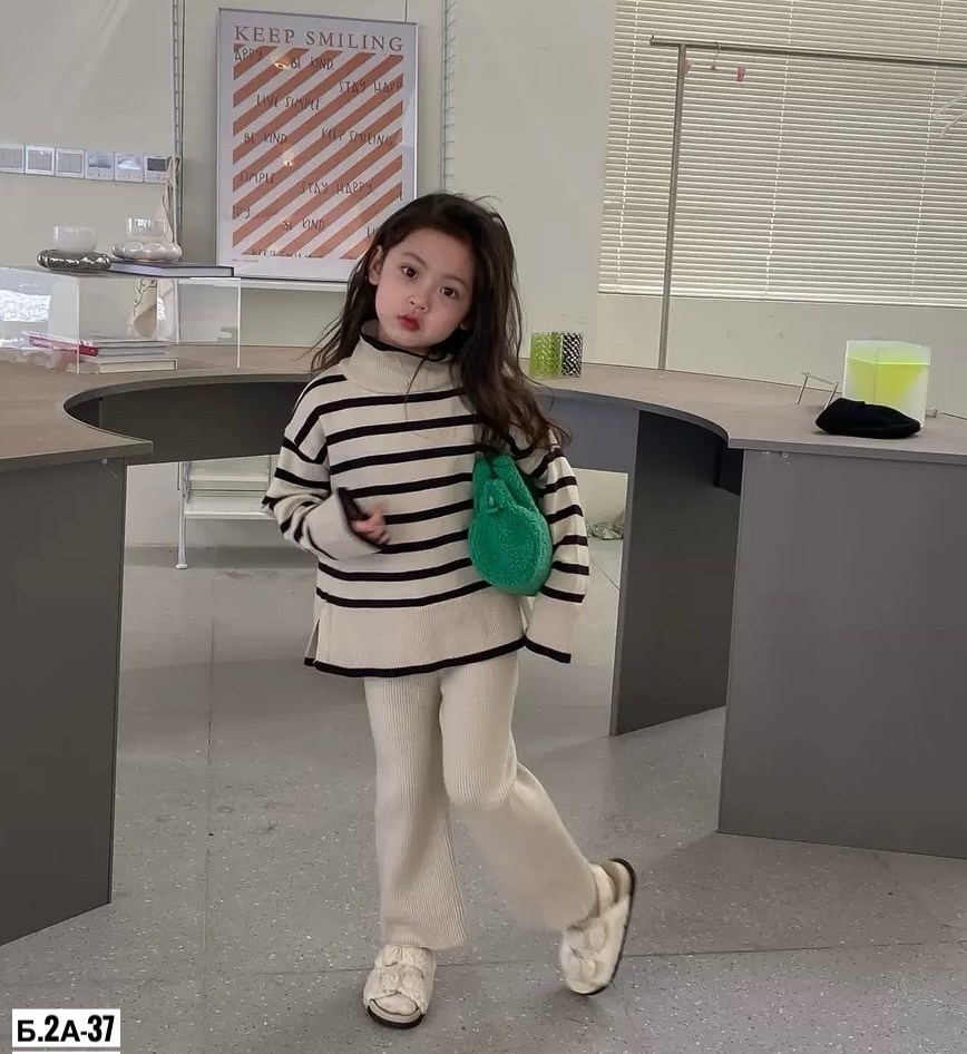 вязаный костюм для девочек,комплект детской одежды для девочки,трикотажные костюмы,свитер для девочек,свитер в полоску для девочек