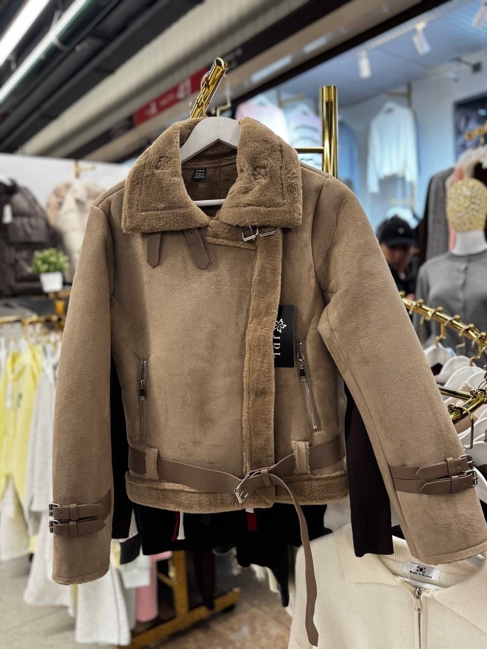 белая дубленка,авиатор дубленка,стильная дубленка,дубленка авиатор зара,куртка дубленка женская