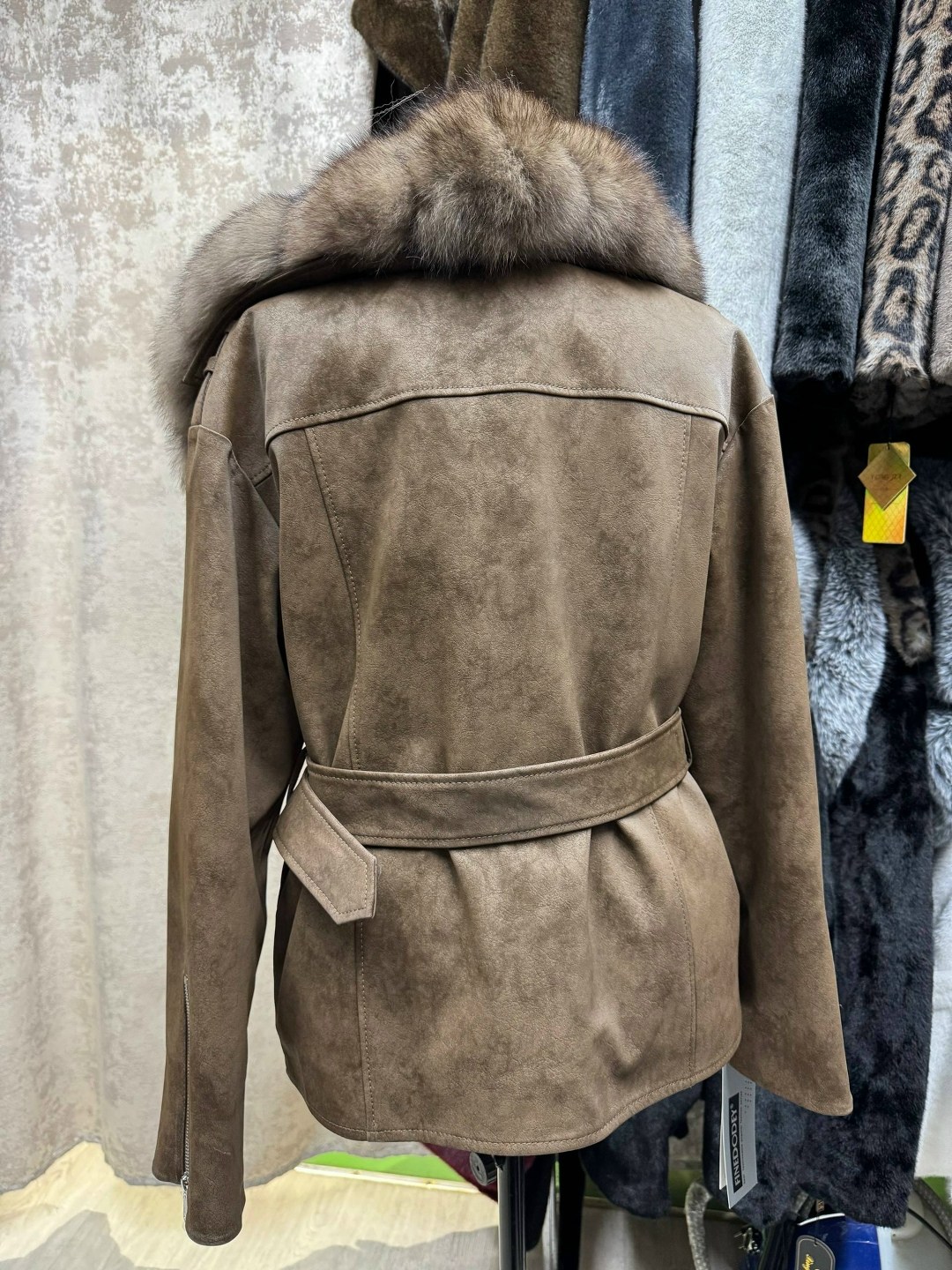 куртка меховая,куртка кожаная с мехом,куртка с мехом,пальто с мехом,меховые изделия