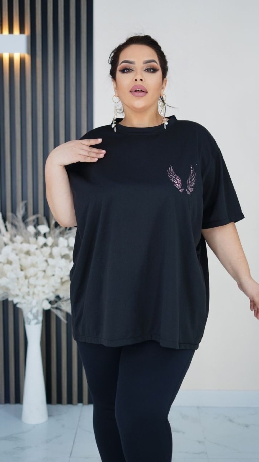 футболка больших размеров со стразами,футболка оверсайз со стразам,футболка базовая со стразами оверсайз, больших размеров,футболка с стразами