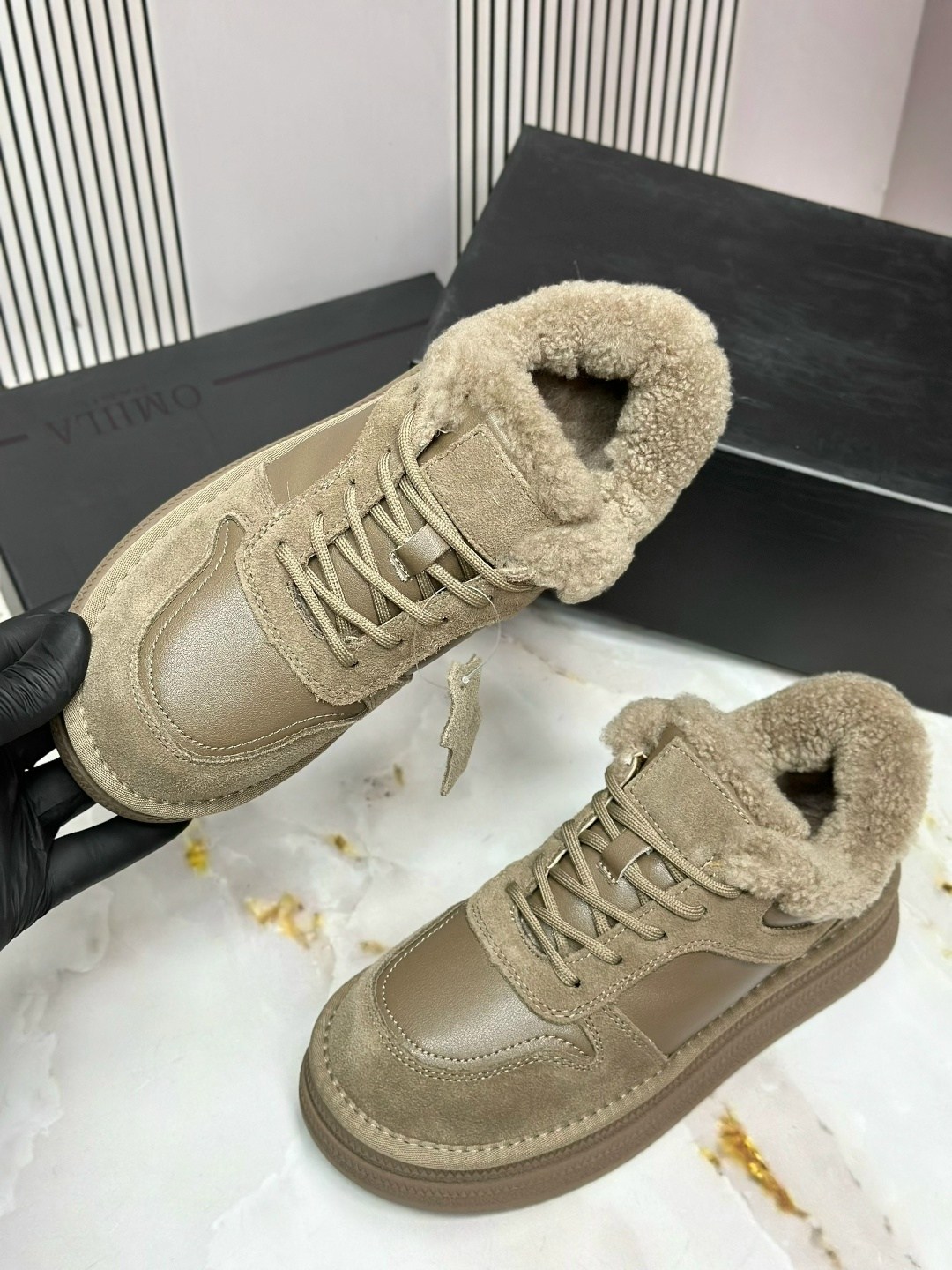 ,женская ,женская зимняя ,обуви,кроссовки замшевые