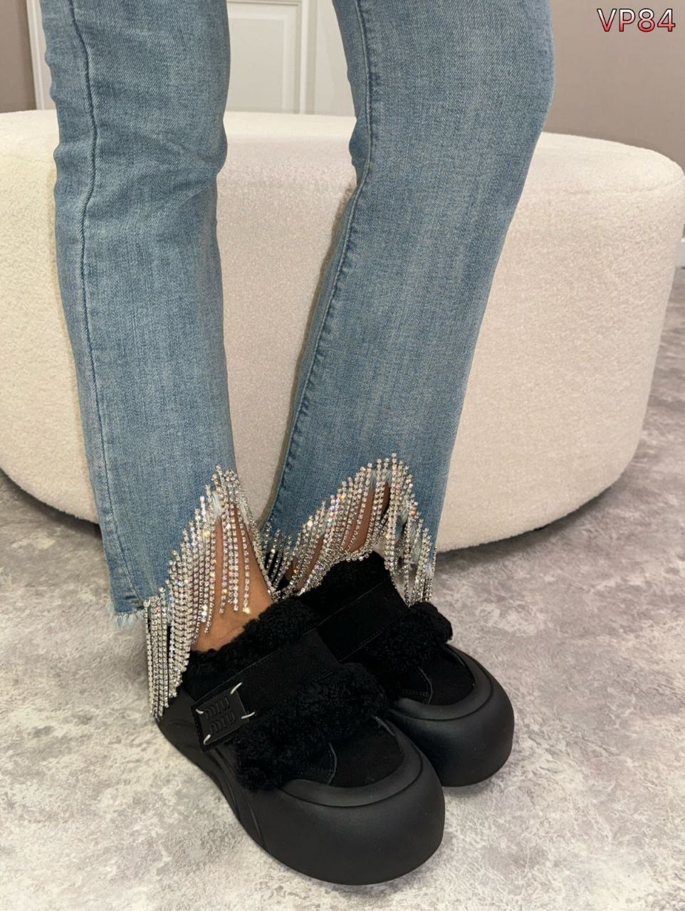 женские угги,женская зимняя , теплая,модная ,зимняя