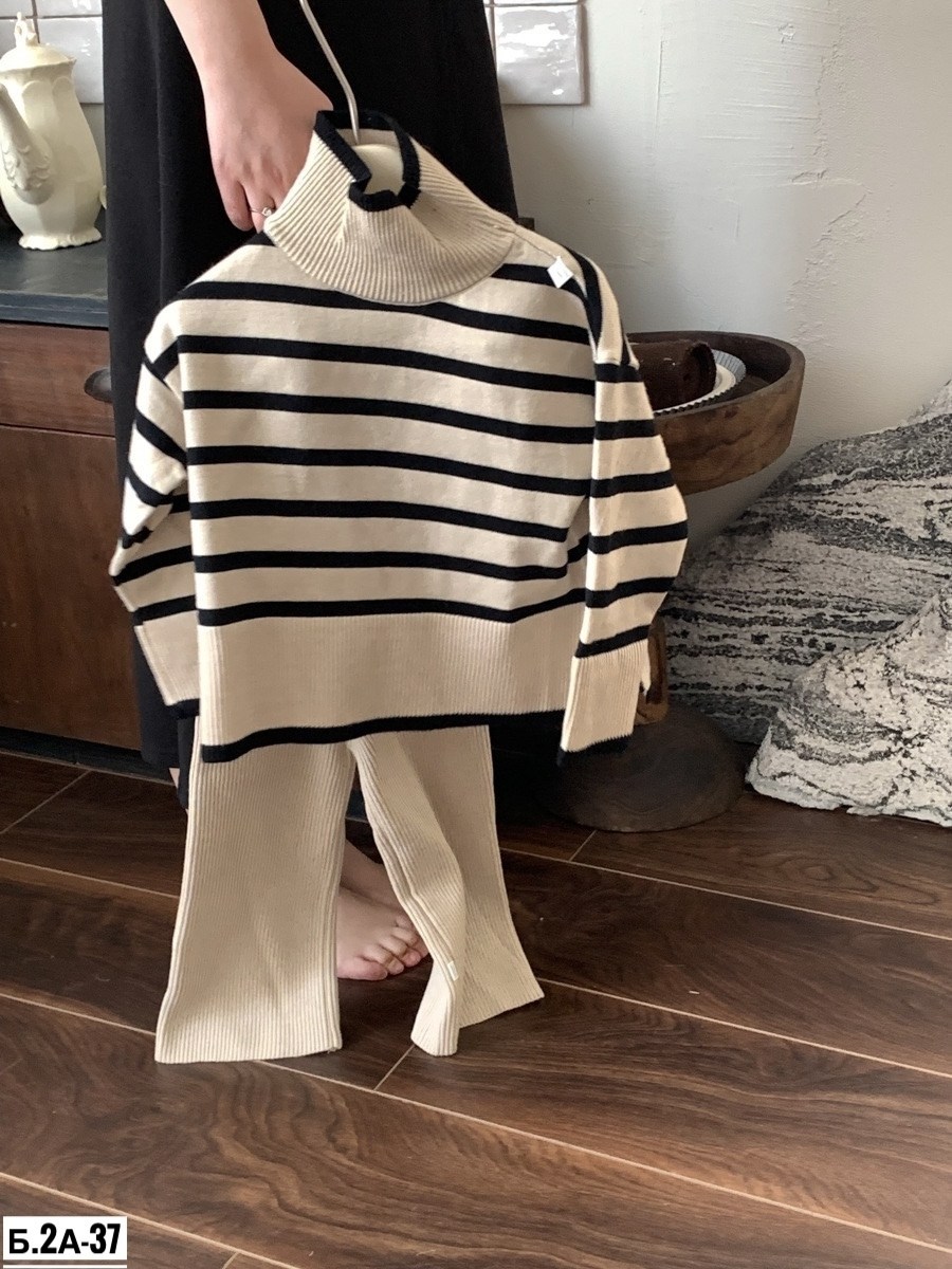 вязаный костюм для девочек,комплект детской одежды для девочки,трикотажные костюмы,свитер для девочек,свитер в полоску для девочек