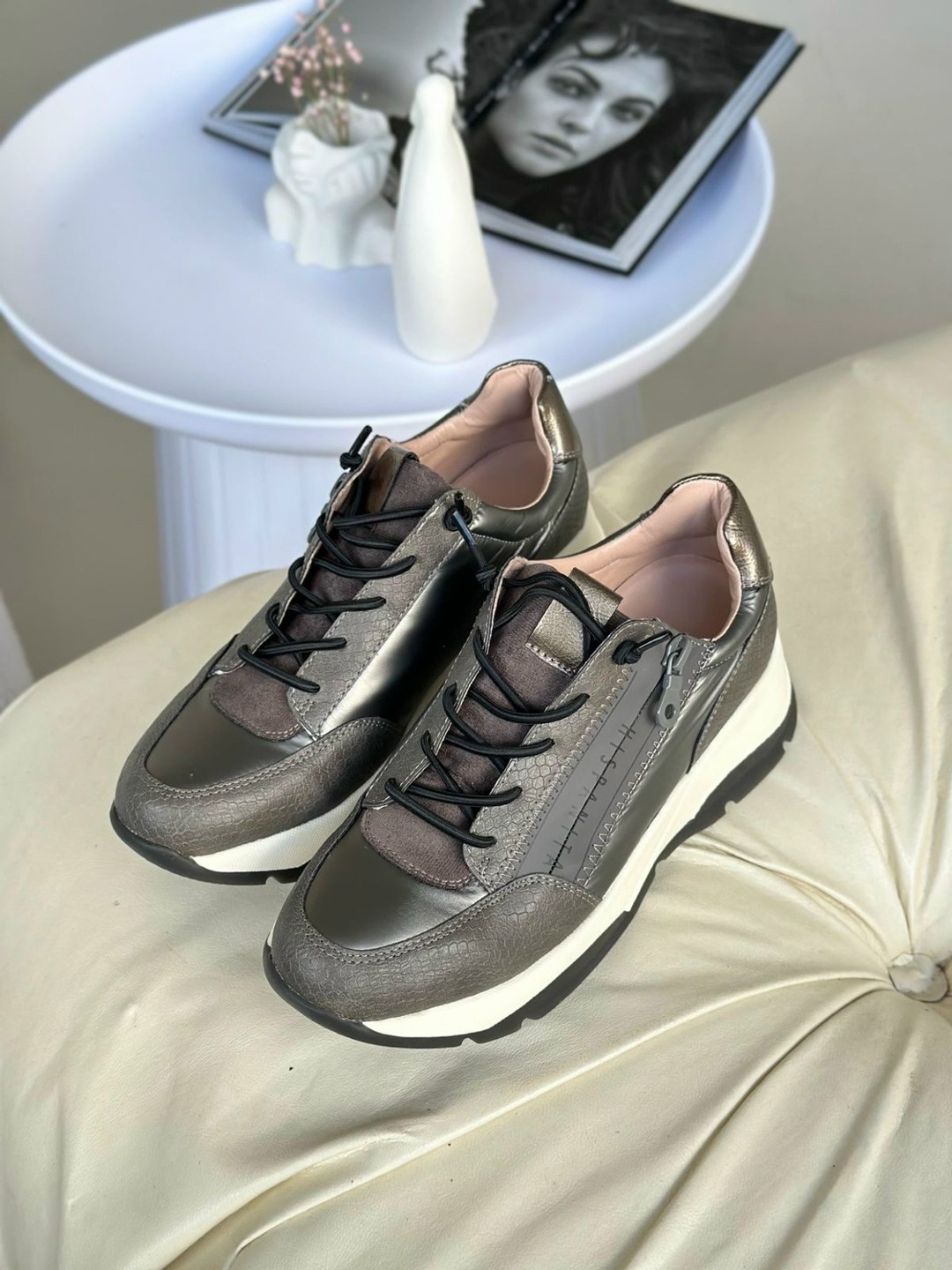 кроссовки эко кожа,кроссовки кожа,кроссовки женскиe,,модные стильные кроссовки