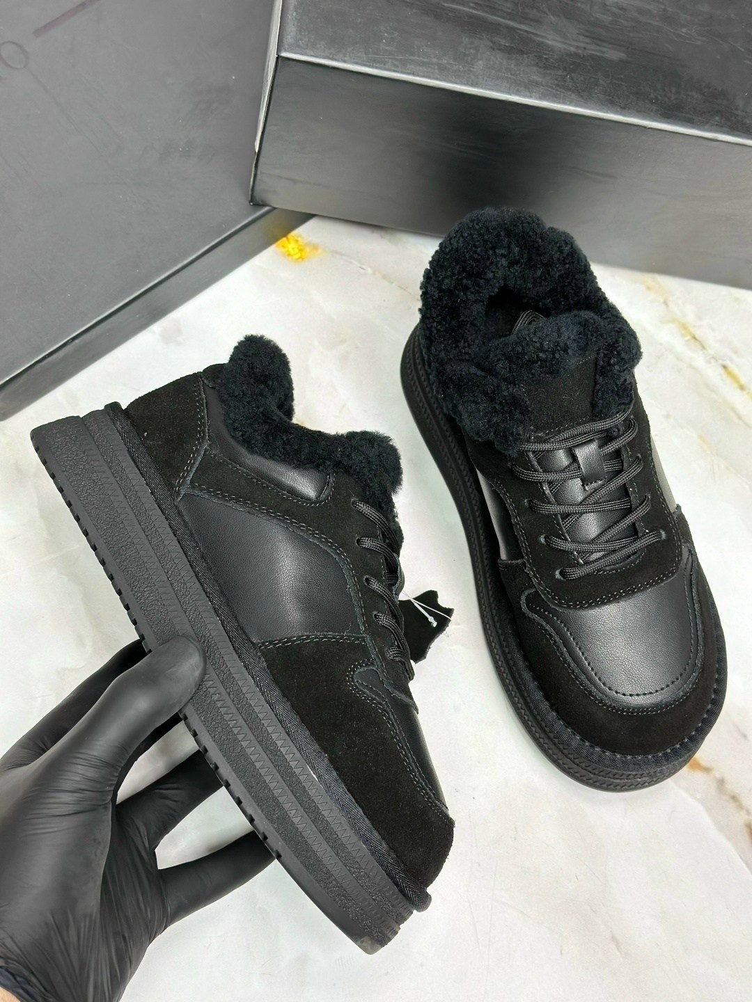 ,женская ,женская зимняя ,обуви,кроссовки замшевые