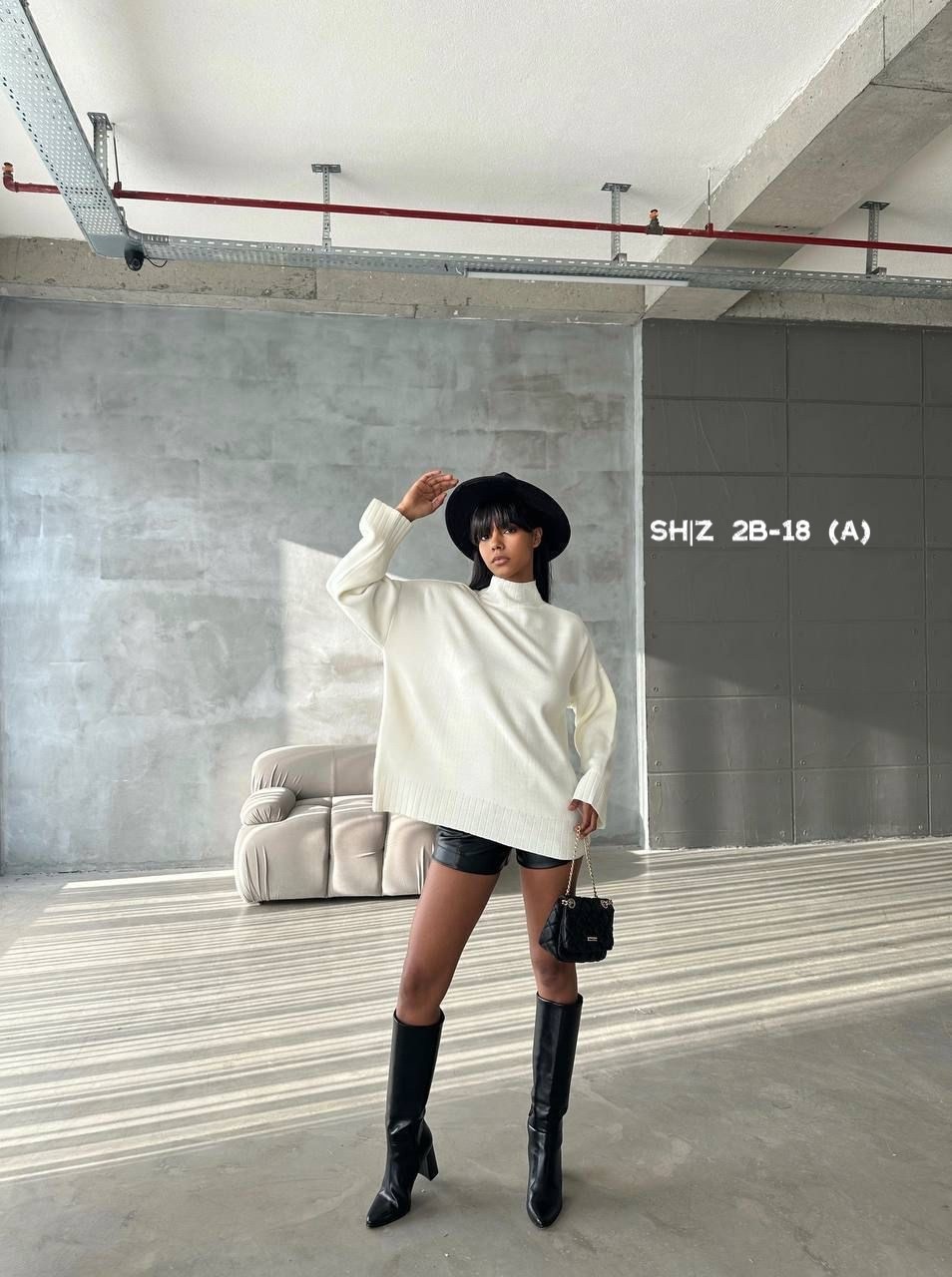 оверсайз свитер,удлиненный свитер,джемпер оверсайз,бежевый джемпер,модная кофта