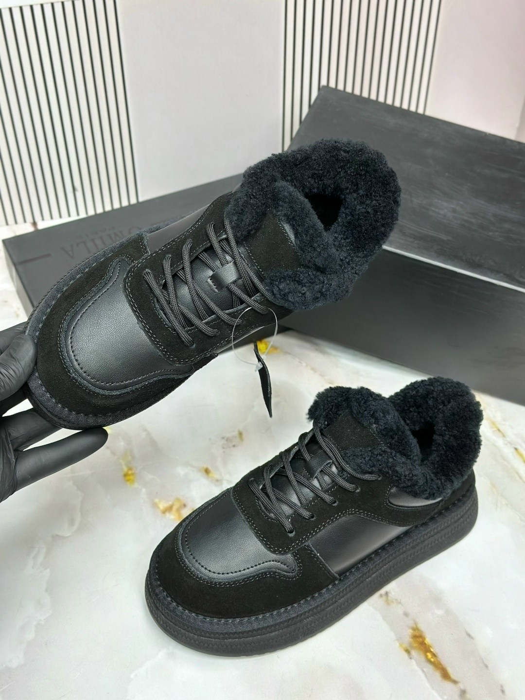 ,женская ,женская зимняя ,обуви,кроссовки замшевые