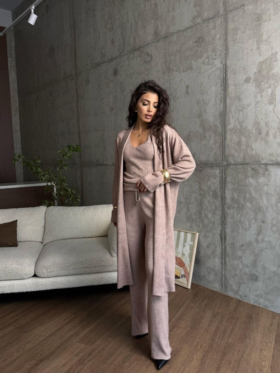 костюмы брючные,трикотажный брючный костюм,трикотажные костюмы,костюмы женские,кардиган голубой