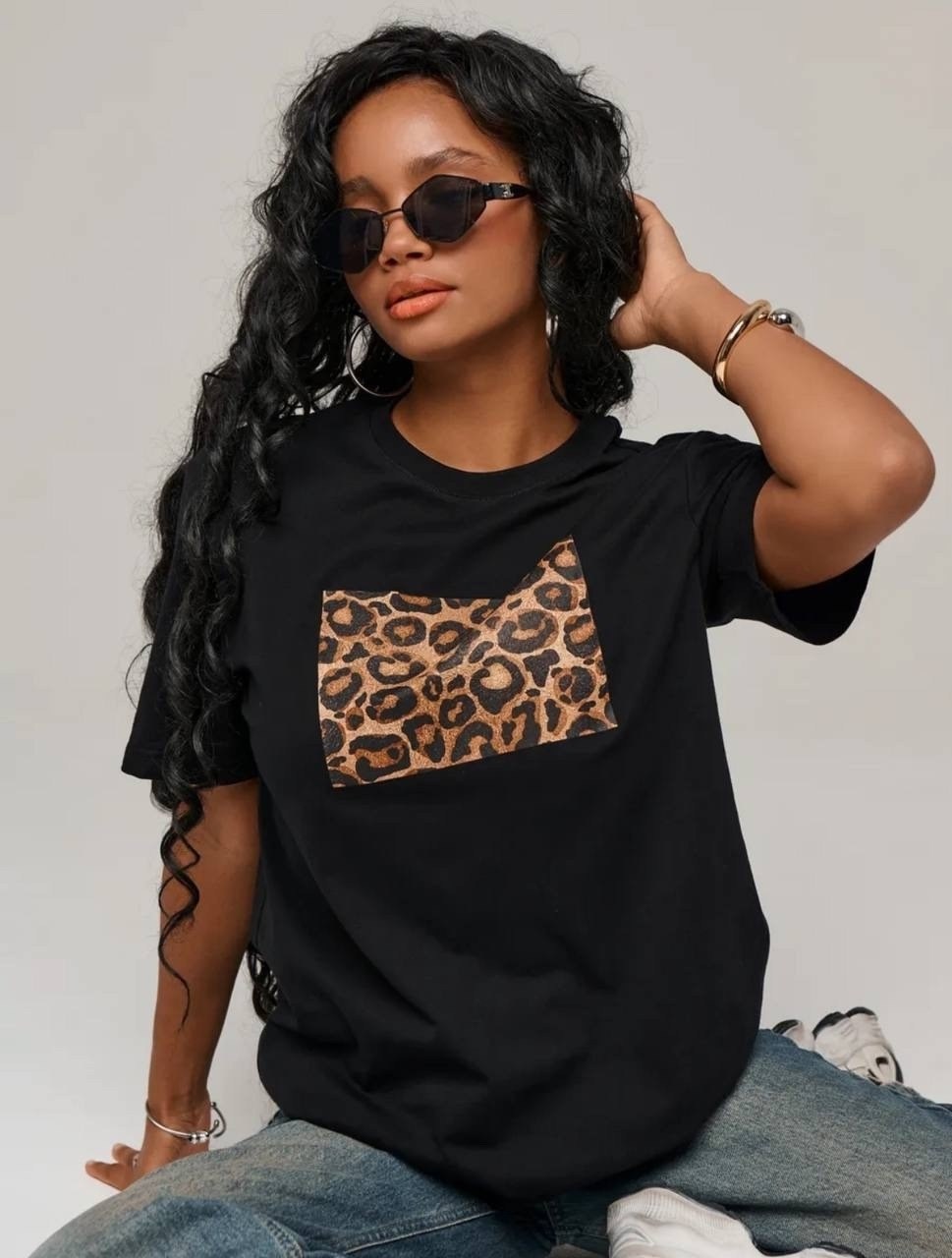футболка женская,футболка с леопардовым принтом,футболка с принтом,футболка базовая modjimoda,футболка базовая