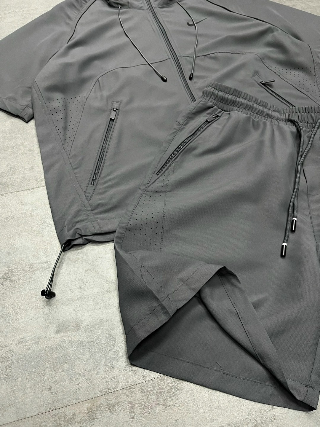 спортивный костюм для мужчин,спортивные костюм,костюм nike,костюм nike мужской,костюм спортивный мужской nike