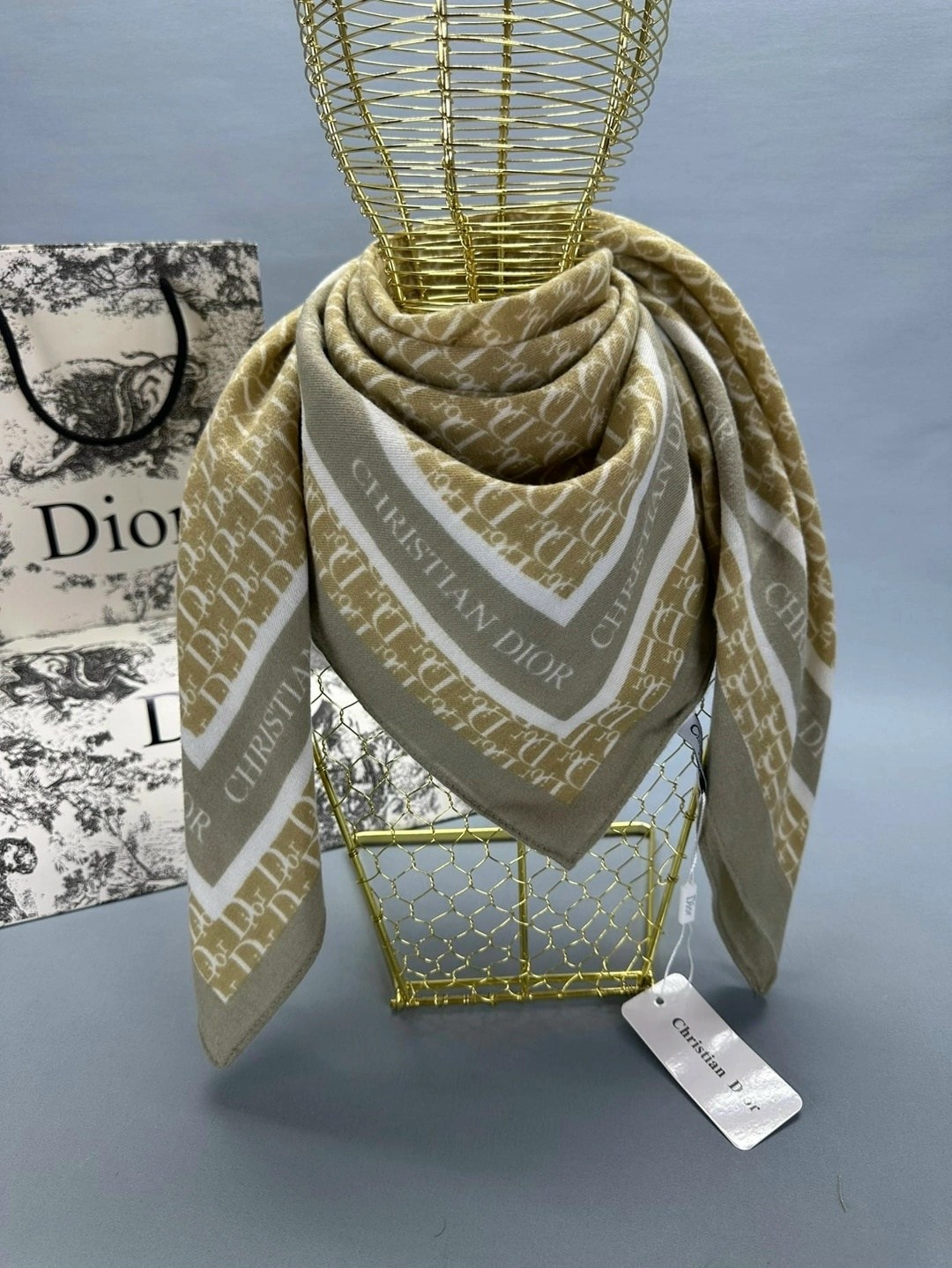 платки диор,брендовый платок,шарф диор,платок диор шелковый,платок кристиан диор