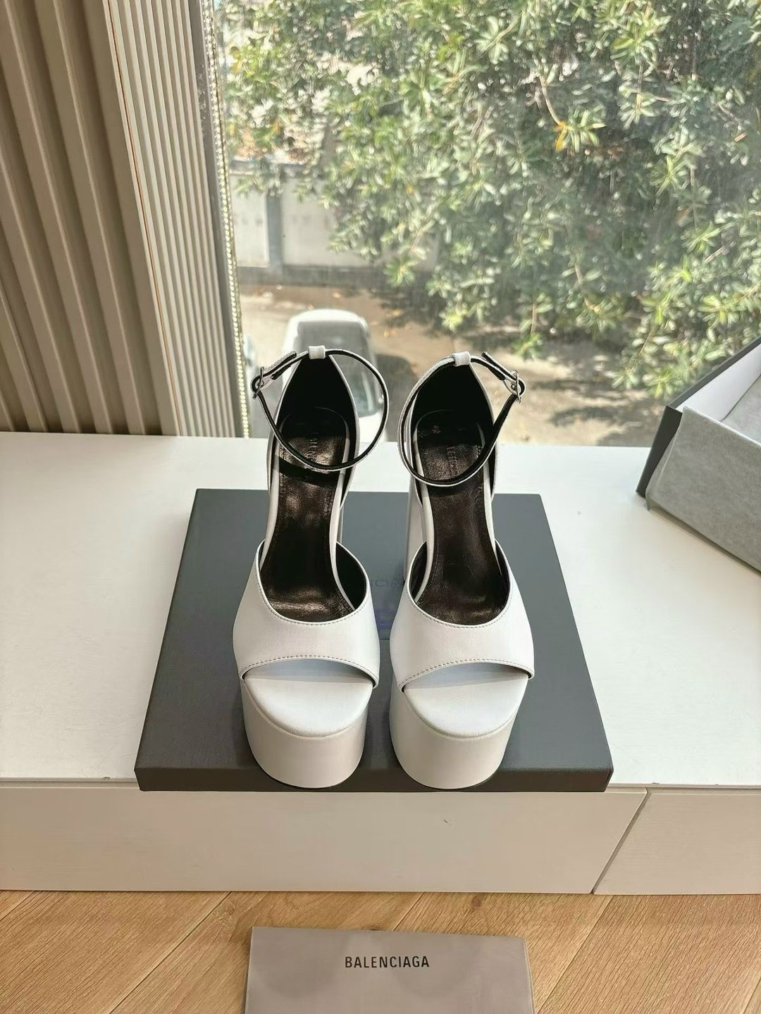 босоножки balenciaga,,туфли balenciaga,белые каблуки,каблук 15 см