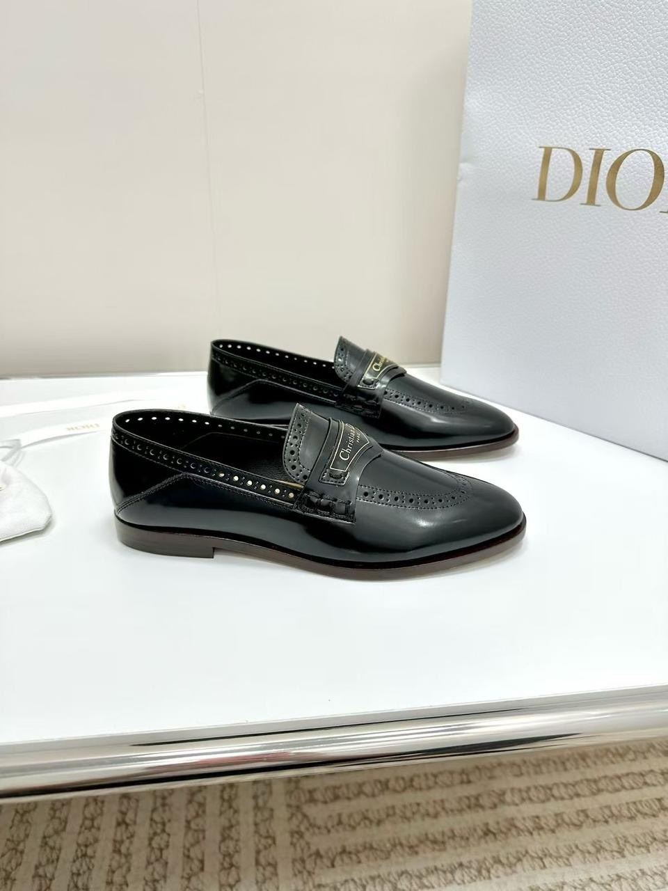 ,женские кожаные лоферы,лоферы диор женские,лоферы dior,кожаные лоферы