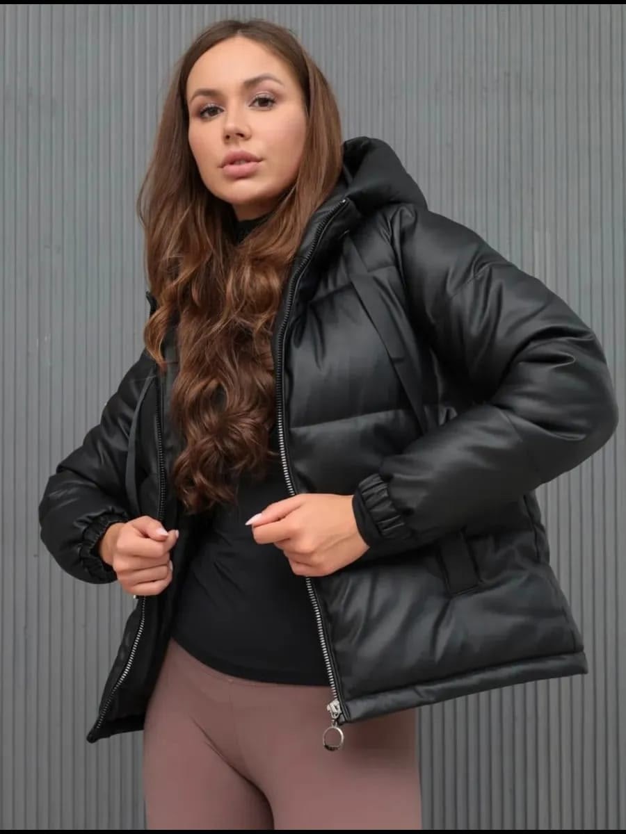 бежевая куртка женская демисезонная с капюшоном,бежевая куртка демисезонная,куртка женская,куртка модная,стильная куртка из экокожи