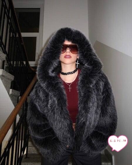зимний стиль одежды,женская зимняя куртка,зимняя мода,меховая куртка,куртка с белым мехом
