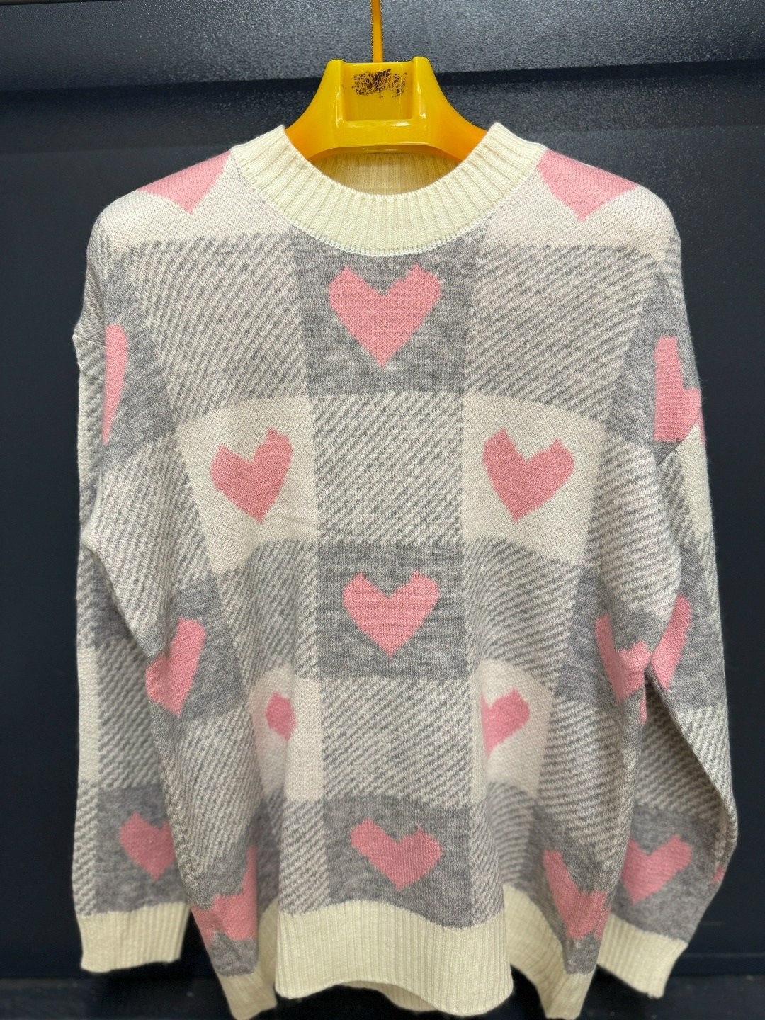 женский свитер,свитер модный,свитер,вязаные свитера,свитер с сердцем