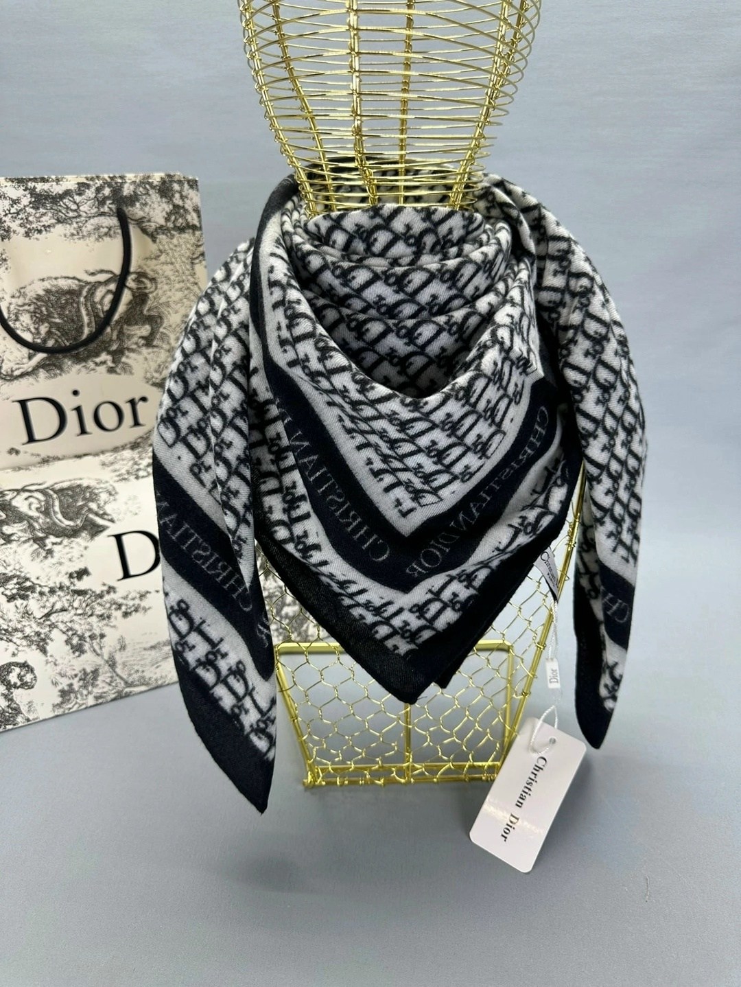 платки диор,брендовый платок,шарф диор,платок диор шелковый,платок кристиан диор