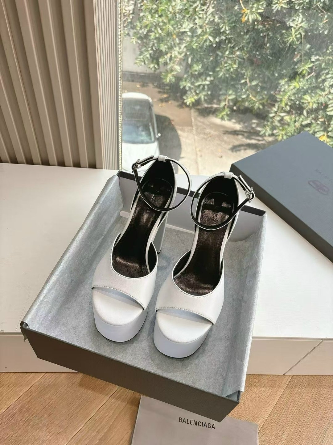 босоножки balenciaga,,туфли balenciaga,белые каблуки,каблук 15 см