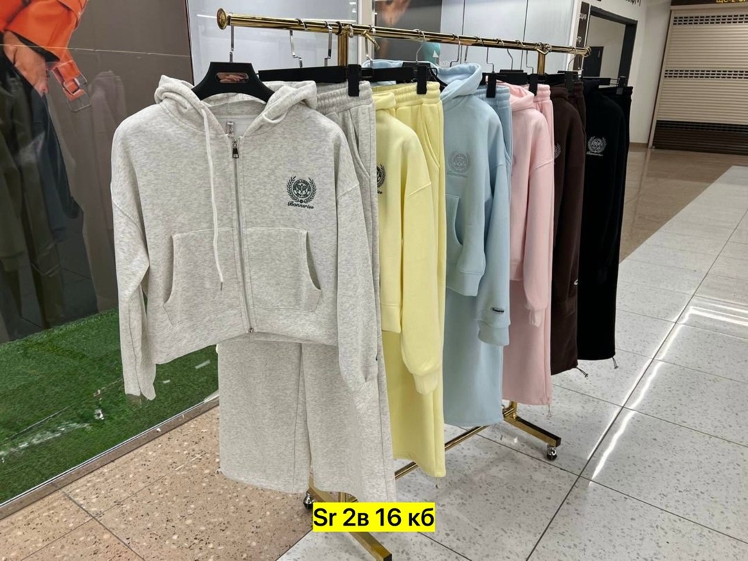 костюмы спортивные женские,стильные костюмы,спортивные костюмы,костюм женские спортивные костюмы,женские костюмы