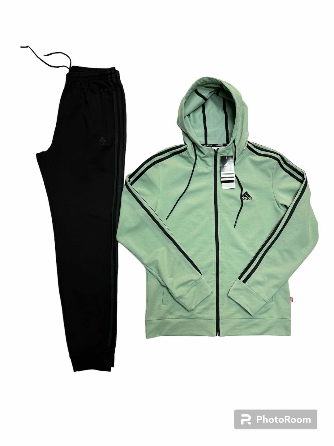 спортивный костюм adidas,спортивные костюмы,спортивные костюмы адидас,мужской спортивный костюм adidas,костюмы адидас