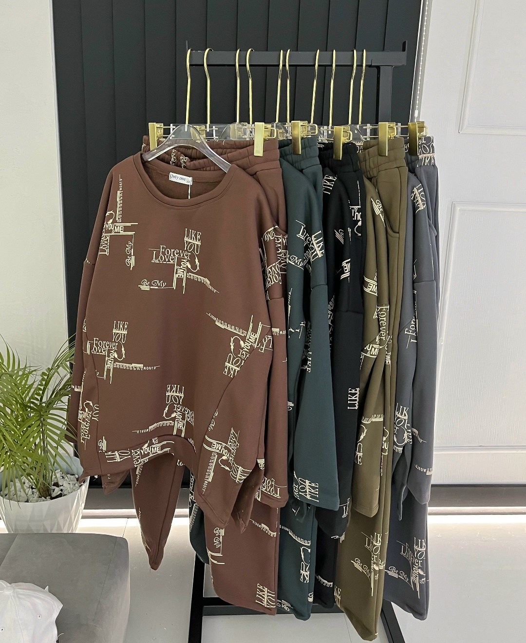 стильные костюмы,стильный свитшот,свитшот и брюки,стильные женские костюмы