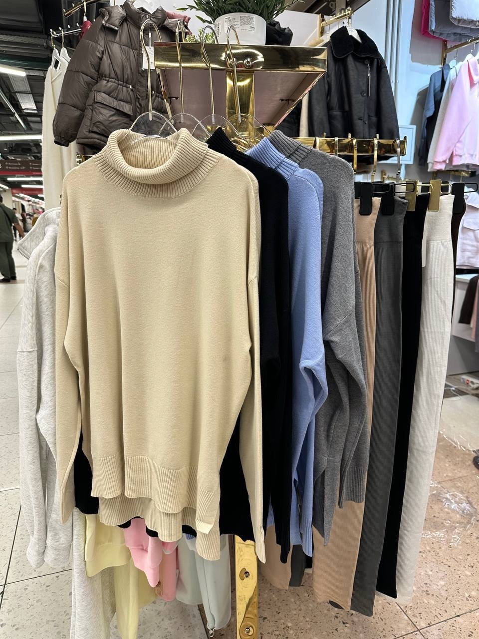 удлиненный свитер оверсайз,кофта оверсайз,стильные костюмы,свитер оверсайз длинный,свитер оверсайз теплый женский