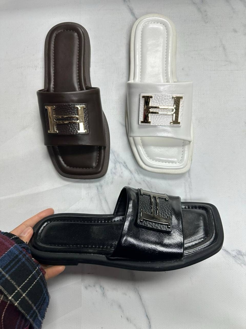 шлепанцы женские,модные шлепанцы,закрытые шлепки брендовые,шлепанцы женские из натуральной кожи,шлепанцы на плоской подошве