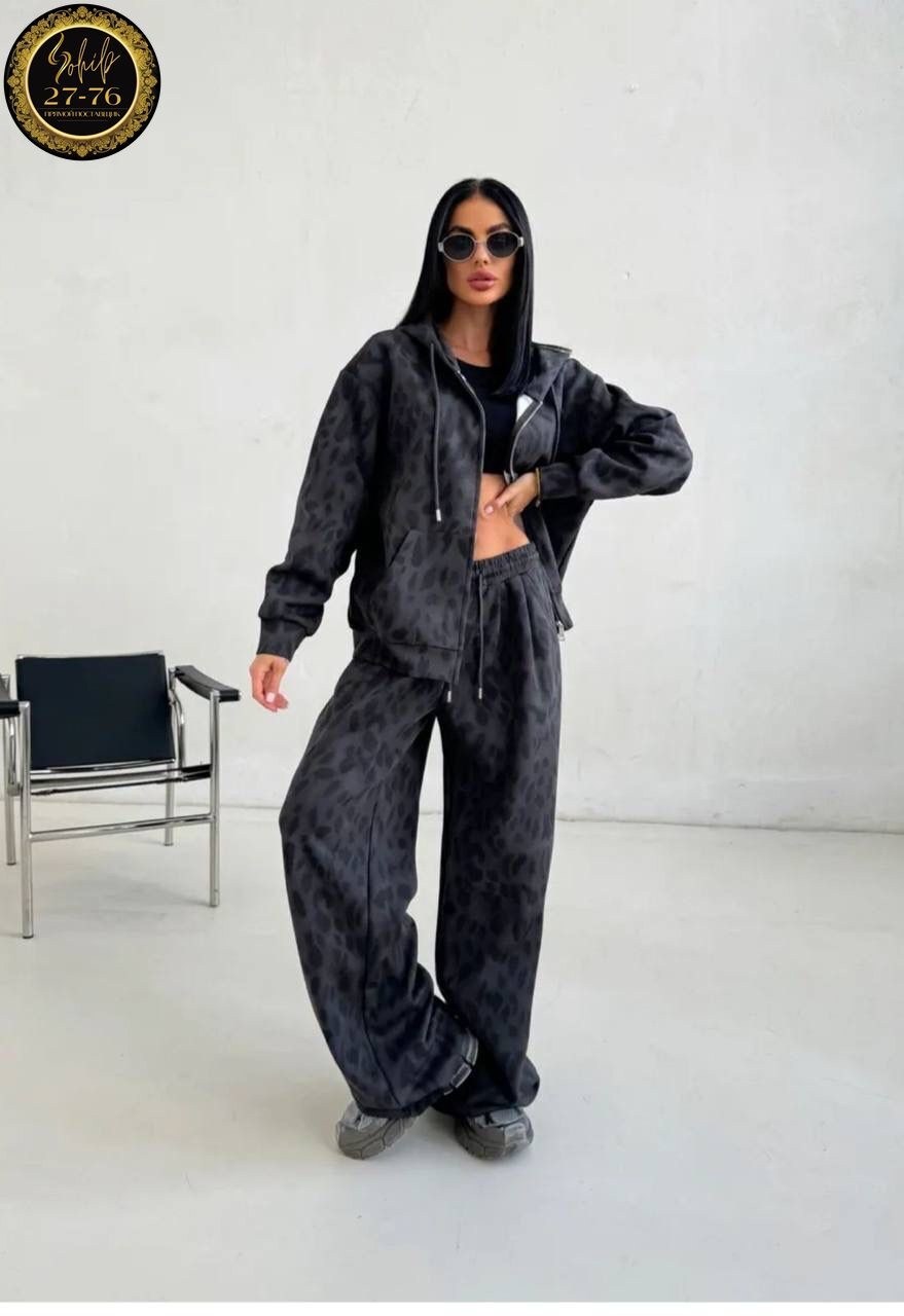 леопардовые костюмы,костюм леопардовый женский,костюм с принтом,костюм на флисе,костюм женский леопард
