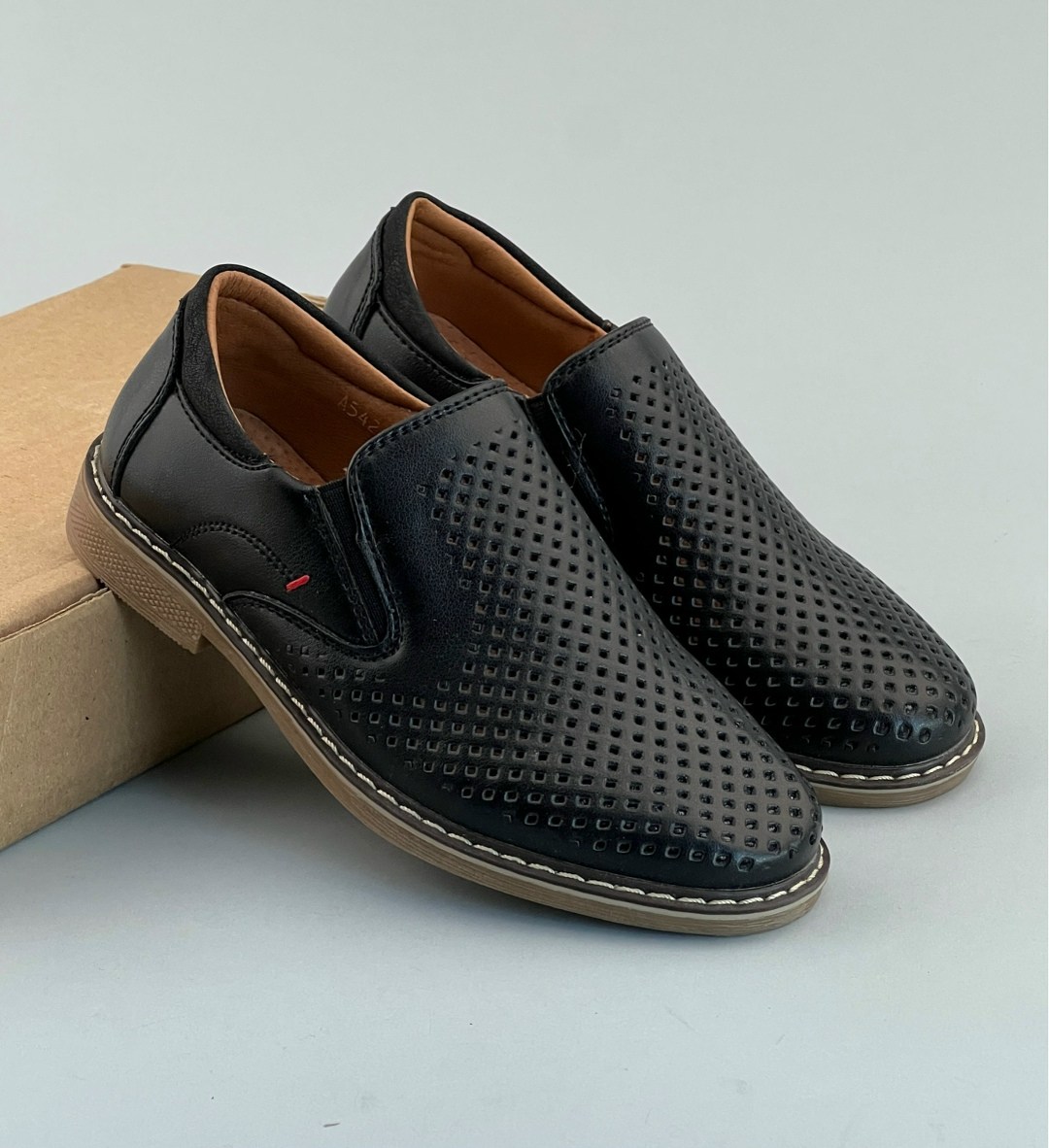 ,обуви,туфли эко кожа,туфли школьные,туфли с перфорацией