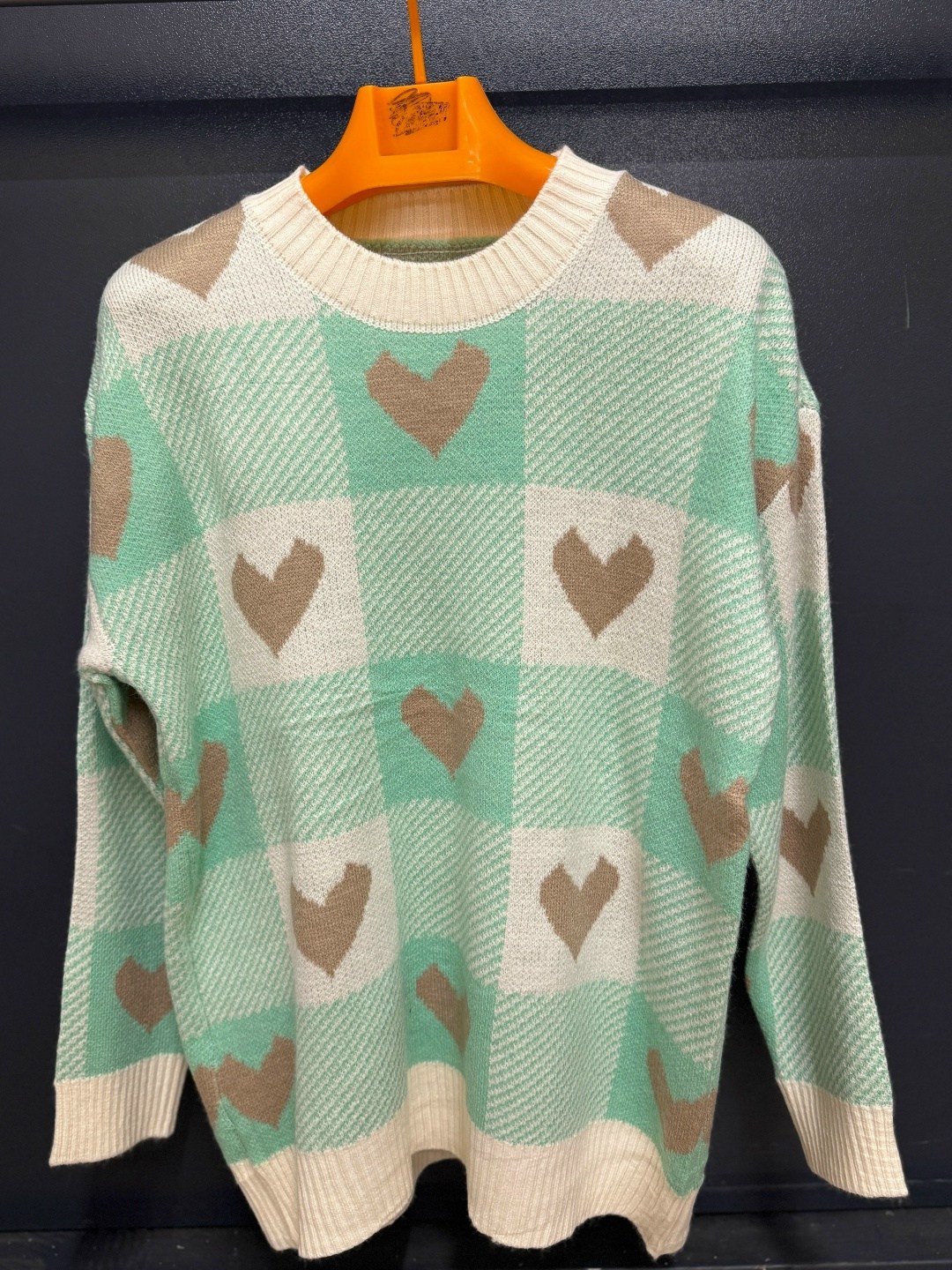 женский свитер,свитер модный,свитер,вязаные свитера,свитер с сердцем